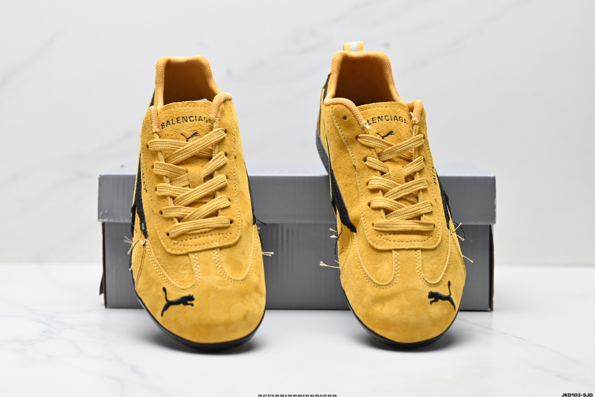 170 PUMA 彪马 x Balenciaga巴黎世家 Speedcat 系列 薄底鞋 牛皮绒面革 圆头做旧磨损 低帮 生活休闲鞋  406519-03