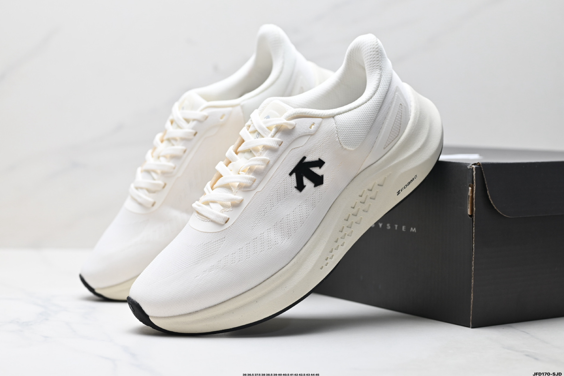 迪桑特DESCENTE RUN STEP 舒适百搭减震耐磨轻便 低帮 休闲训练长跑城市通勤跑步鞋 SQ113RRN14-莆田鞋,莆田鞋货源,高仿鞋,高仿鞋货源,安福档口,莆田高仿鞋,莆田鞋批发,高仿鞋批发,莆田高仿运动鞋,高仿运动鞋,莆田运动鞋 迪桑特DESCENTE RUN STEP 舒适百搭减震耐磨轻便 低帮 休闲训练长跑城市通勤跑步鞋 SQ113RRN14