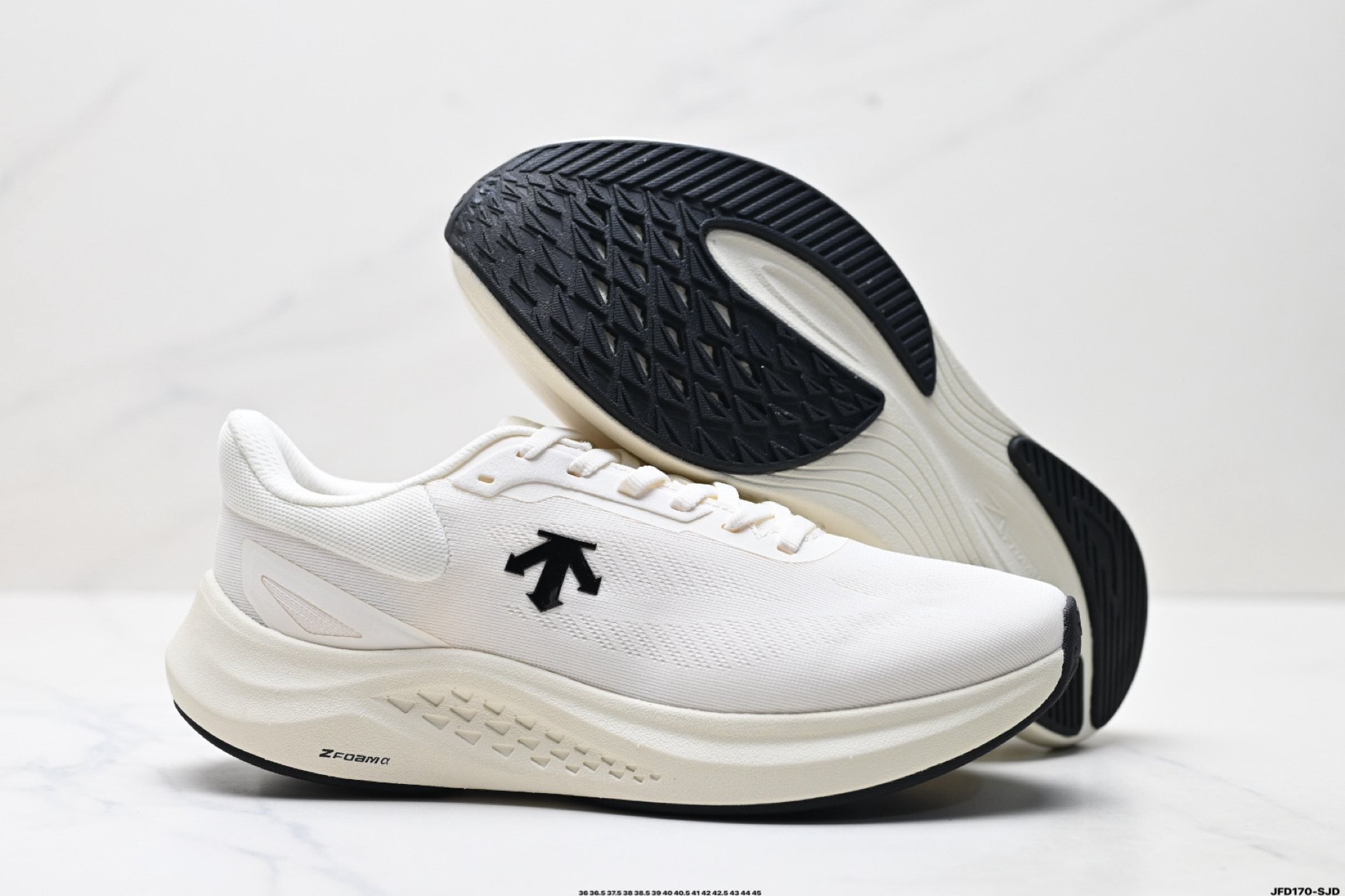 迪桑特DESCENTE RUN STEP 舒适百搭减震耐磨轻便 低帮 休闲训练长跑城市通勤跑步鞋 SQ113RRN14-莆田鞋,莆田鞋货源,高仿鞋,高仿鞋货源,安福档口,莆田高仿鞋,莆田鞋批发,高仿鞋批发,莆田高仿运动鞋,高仿运动鞋,莆田运动鞋 迪桑特DESCENTE RUN STEP 舒适百搭减震耐磨轻便 低帮 休闲训练长跑城市通勤跑步鞋 SQ113RRN14