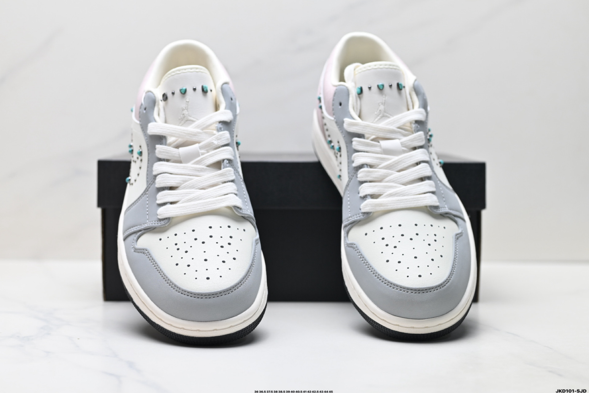 Nike Air Jordan 1 Low: Elegancia y Comodidad en Cada Paso 8 i1754756815159 2991 0 6