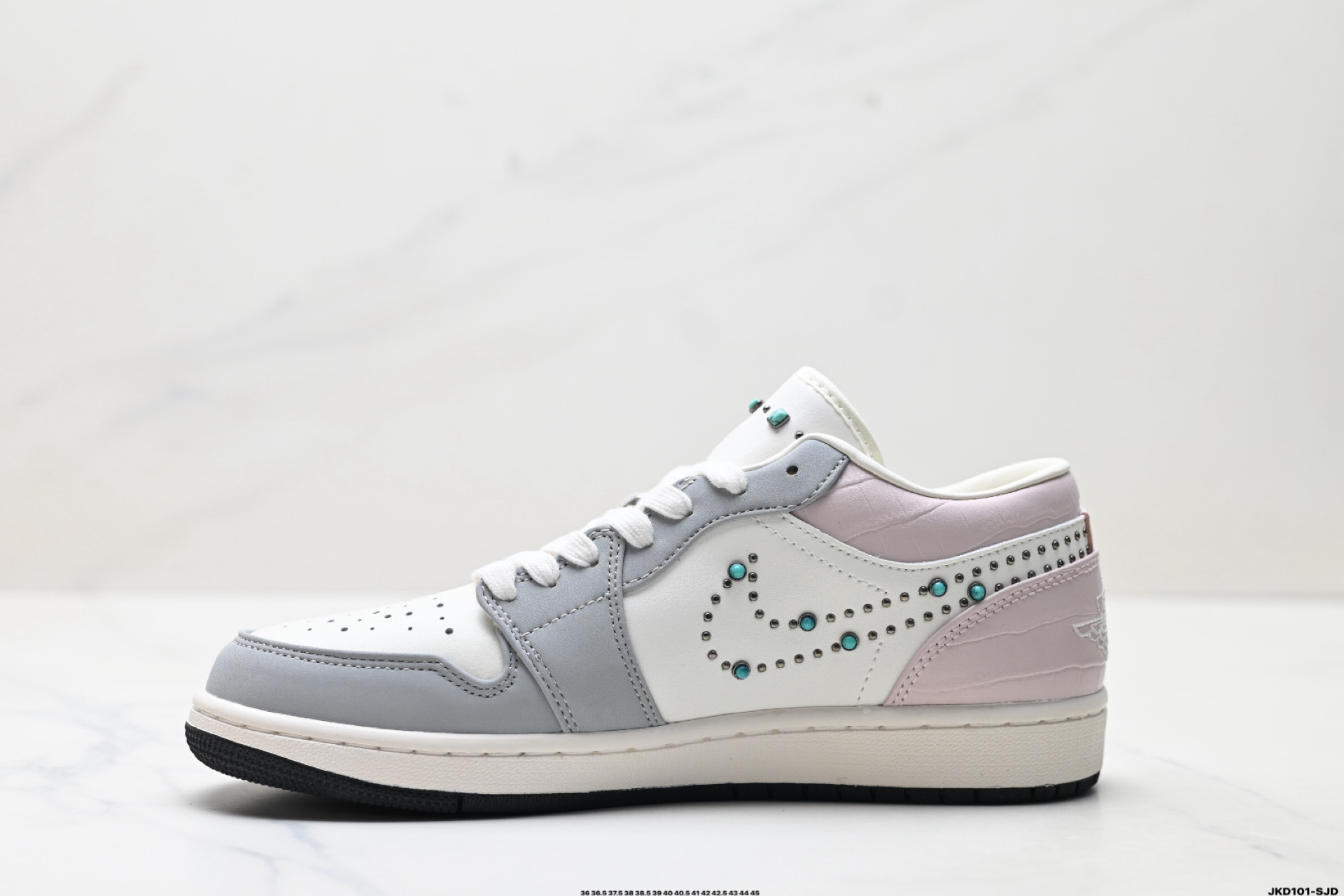 Nike Air Jordan 1 Low: Elegancia y Comodidad en Cada Paso 4 i1754756815709 5358 0 2