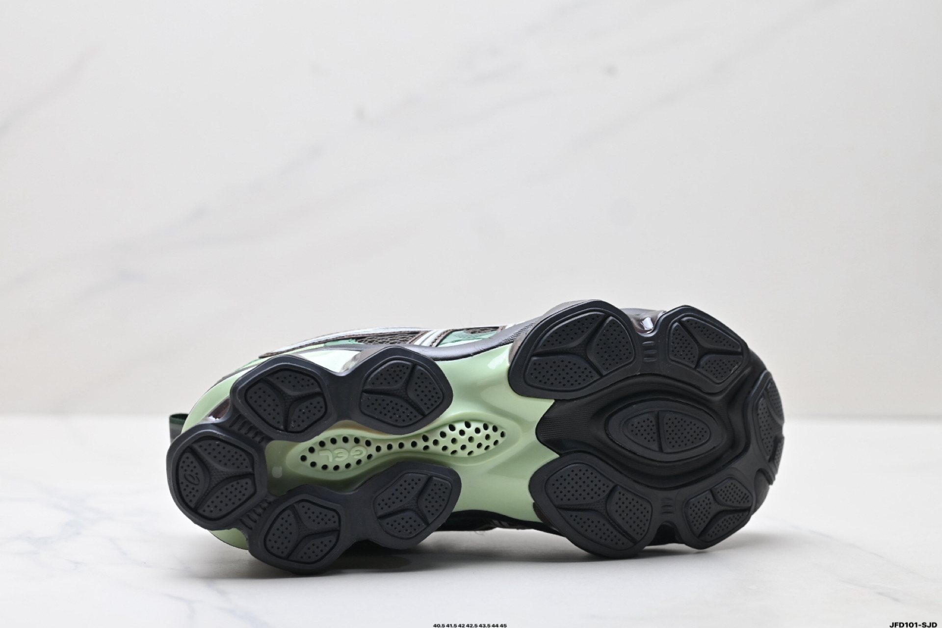 180 Asics GEL-Quantum Kinetic 亚瑟士 量子系列硅胶回弹休闲运动跑步鞋 1203A270-020