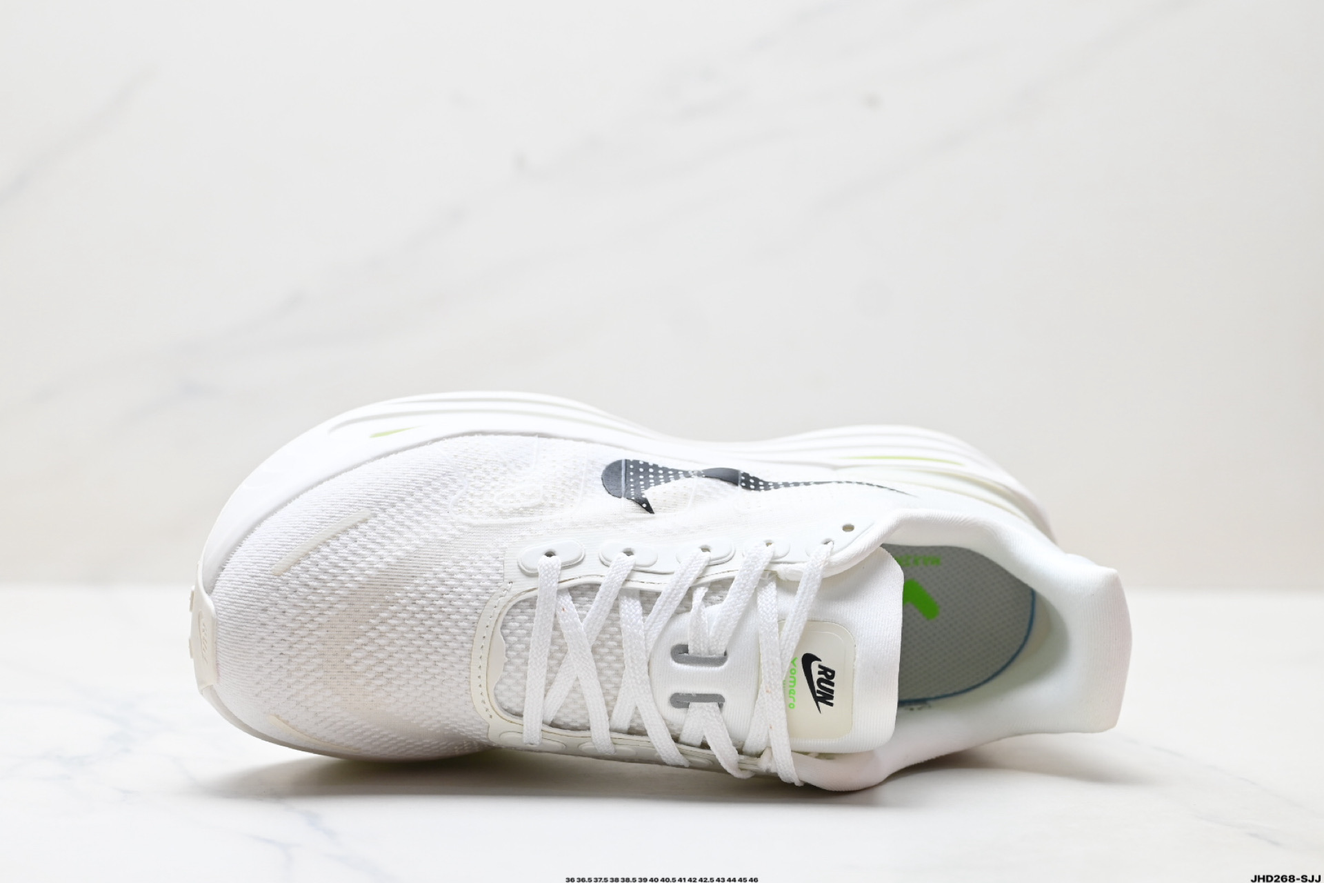 200 Nike VOMERO PREMIUM 耐克 舒适减震防滑 低帮跑步鞋  HQ2050-303