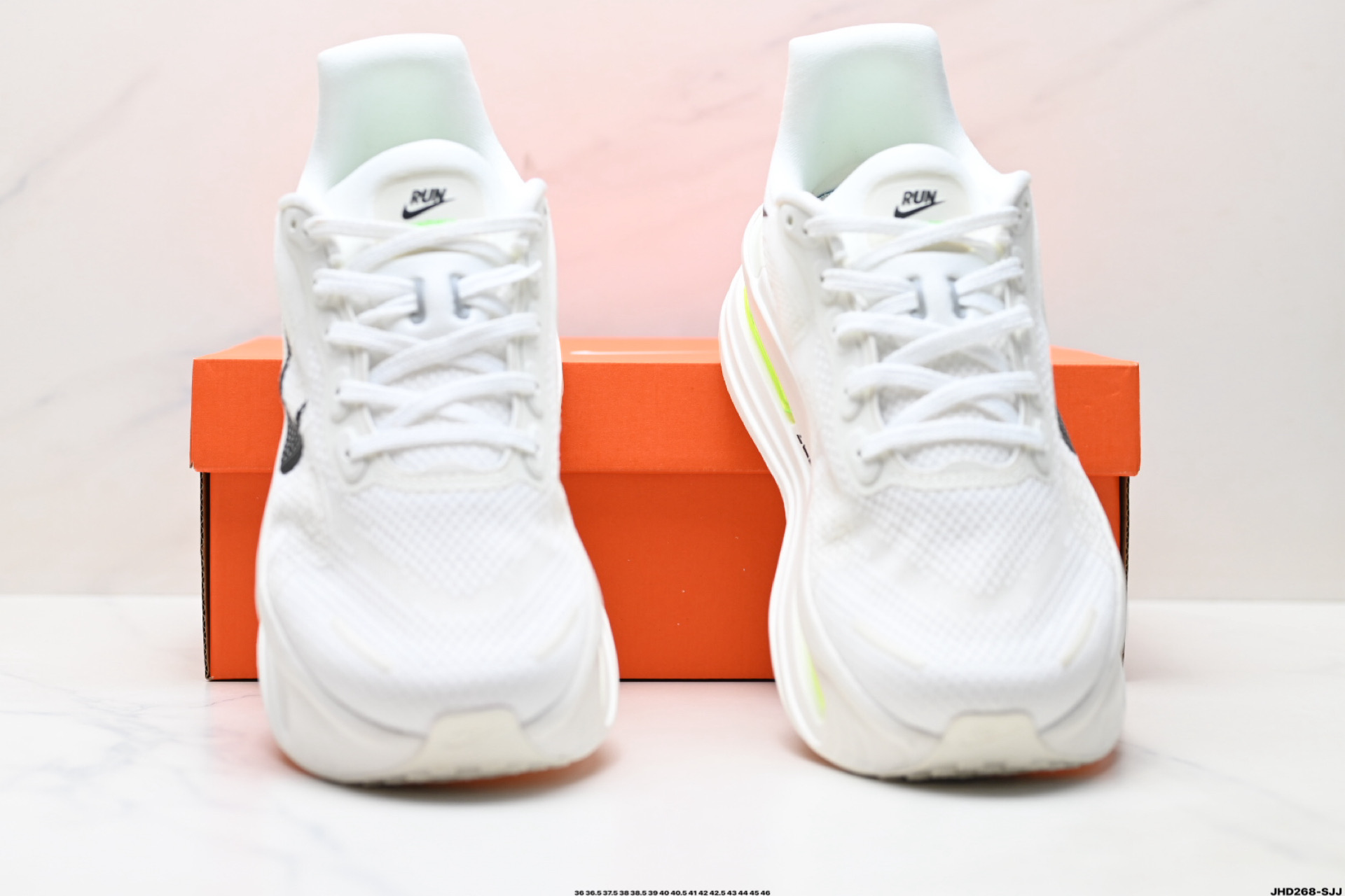 200 Nike VOMERO PREMIUM 耐克 舒适减震防滑 低帮跑步鞋  HQ2050-303