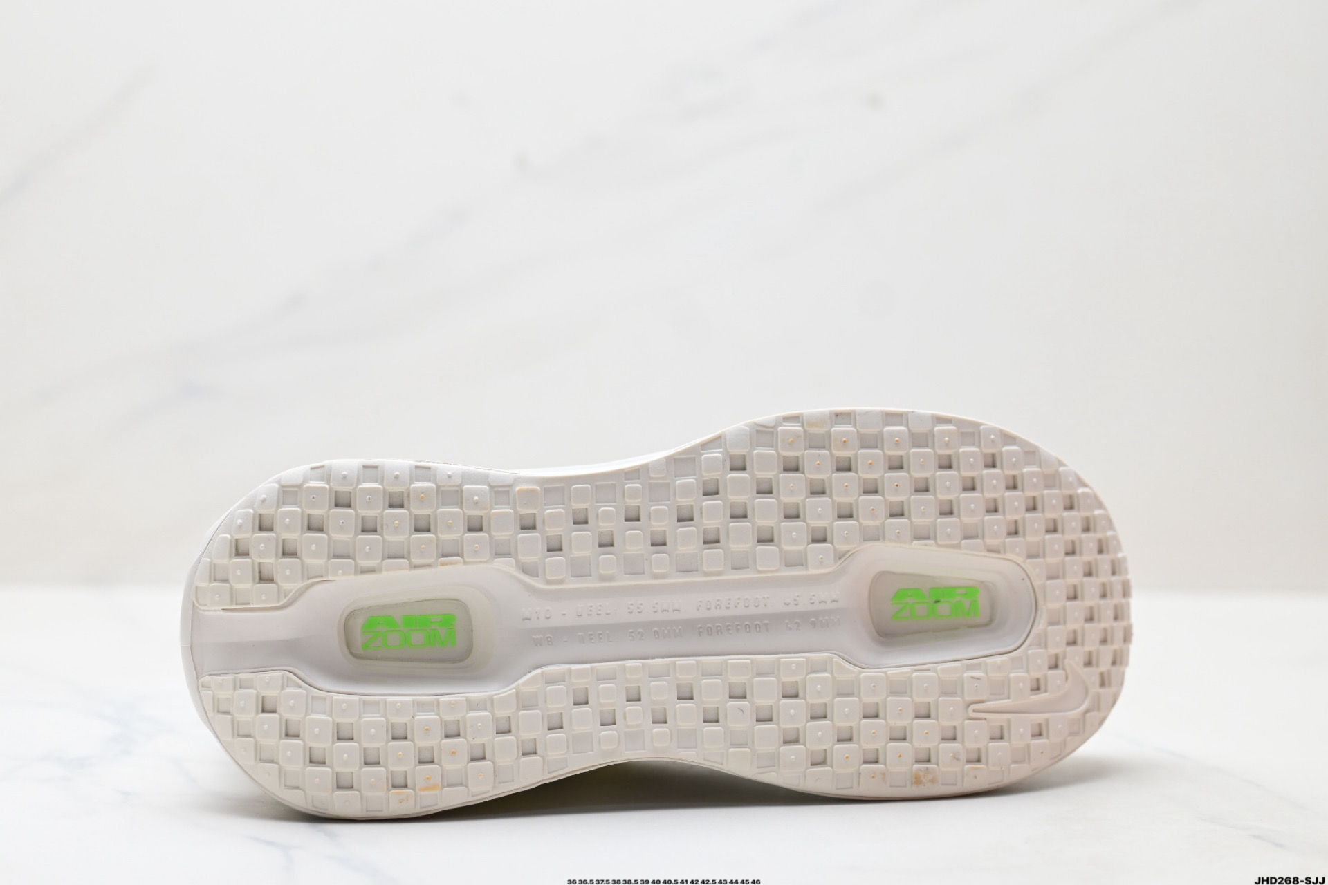200 Nike VOMERO PREMIUM 耐克 舒适减震防滑 低帮跑步鞋  HQ2050-303
