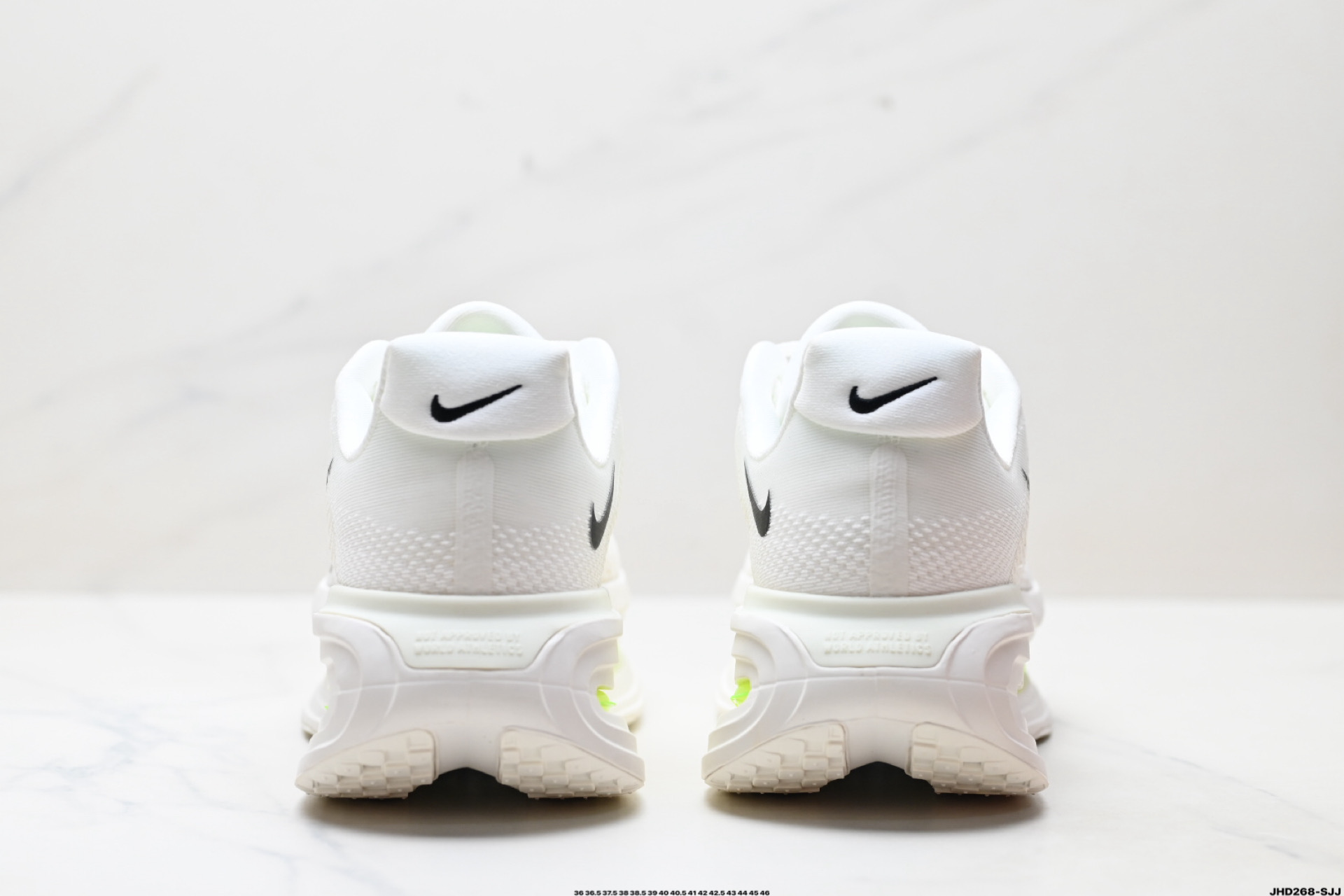200 Nike VOMERO PREMIUM 耐克 舒适减震防滑 低帮跑步鞋  HQ2050-303