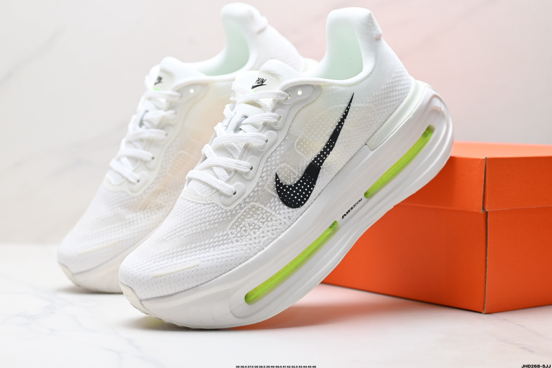 200 Nike VOMERO PREMIUM 耐克 舒适减震防滑 低帮跑步鞋  HQ2050-303