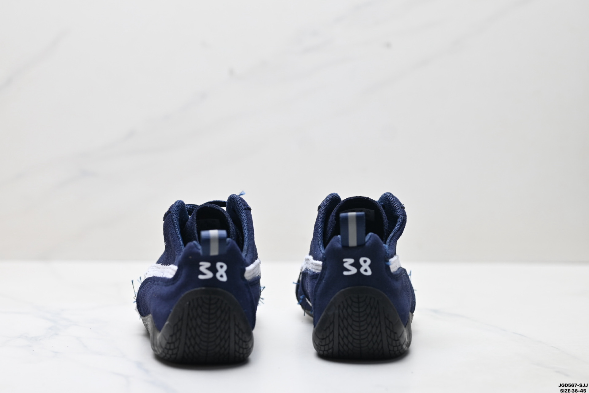 190 PUMA 彪马 x Balenciaga巴黎世家 Speedcat 系列 薄底鞋 牛皮绒面革 圆头做旧磨损 低帮 生活休闲鞋  406519-04
