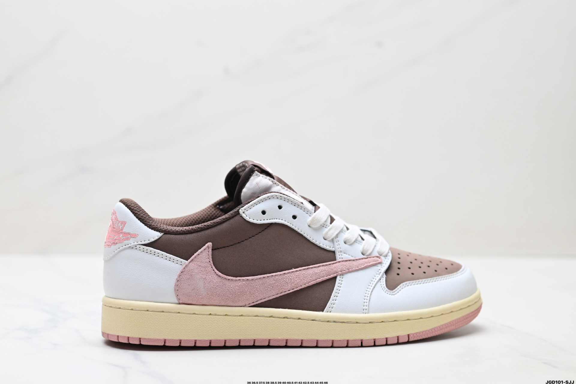 🈴💰160
公司级✅Nike Air Jordan 1 x Travis Scott AJ1倒勾 乔一倒钩 耐克 低帮文化篮球鞋
完美品质出货 细节如图所示 鞋面切割工整 冲孔整齐干净 中底拉帮线 整体清洁度非常好
货号:CQ4277-311
ID:JGD101-SJJ