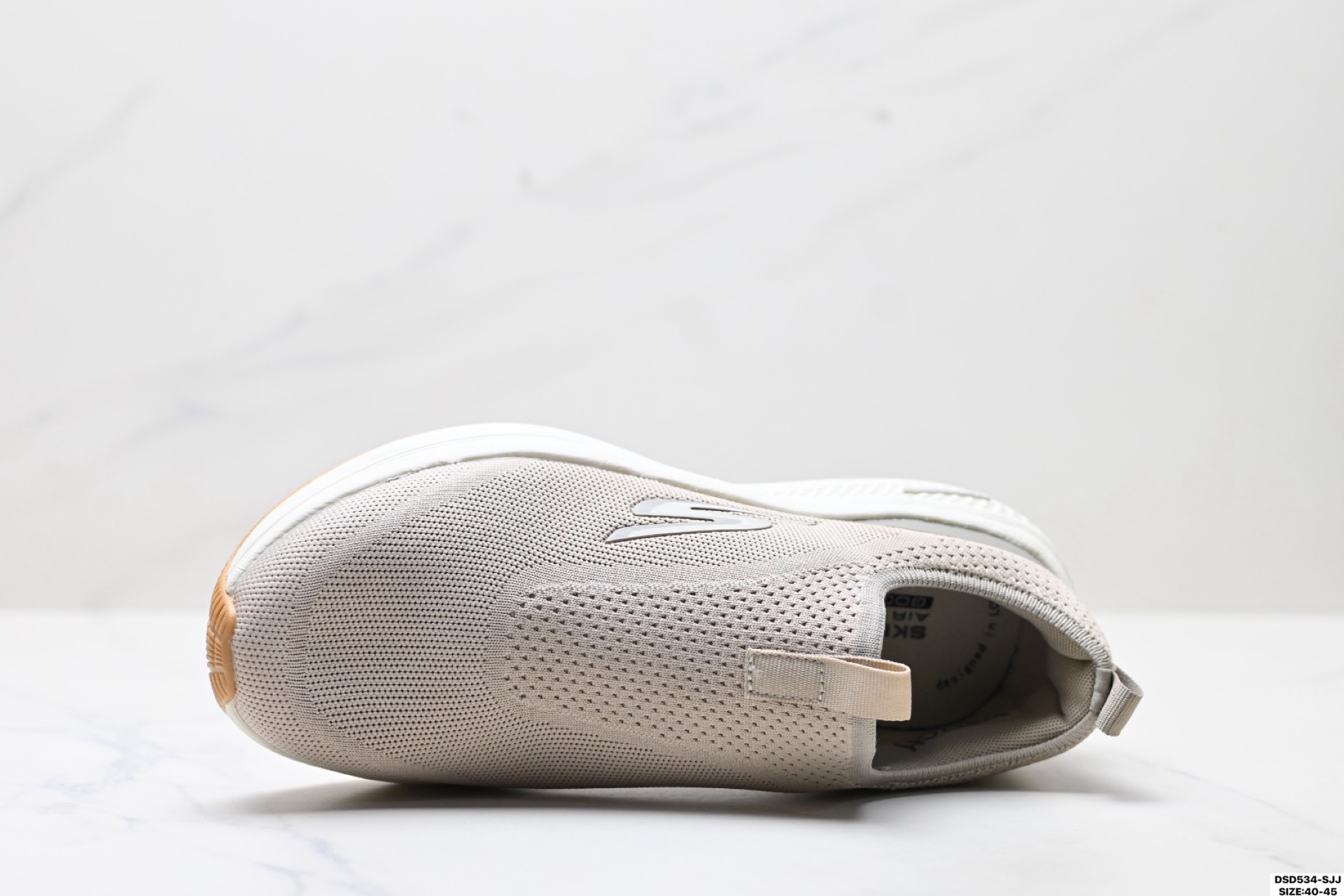 Skechers Go Walk Hyper Burst: Comodidad y estilo en cada paso 3 i1754900438469 1885 0 1