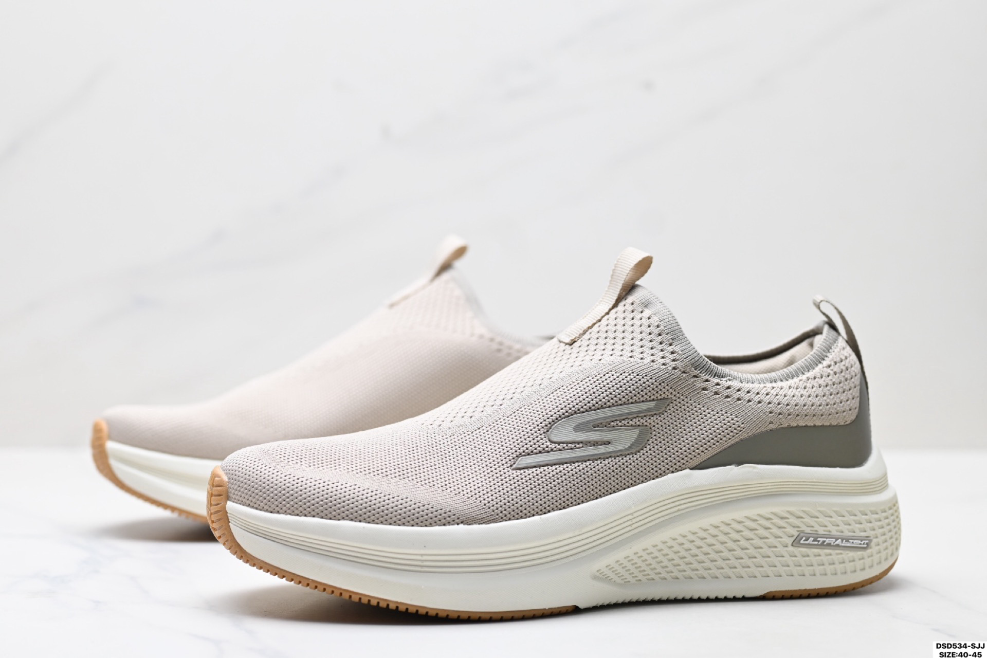 Skechers Go Walk Hyper Burst: Comodidad y estilo en cada paso 5 i1754900438469 9907 0 3