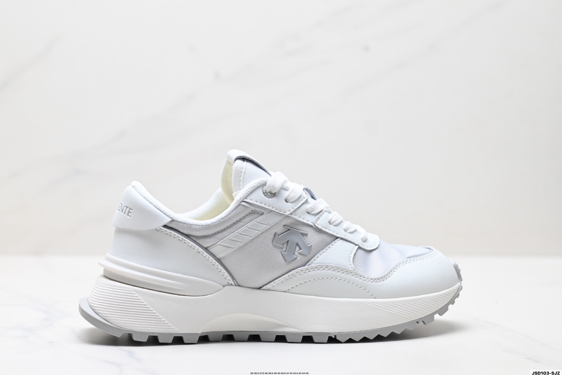 迪桑特DESCENTE DUALIS都市通勤 DSR 时尚防滑低帮 生活休闲鞋 D4431LSN21