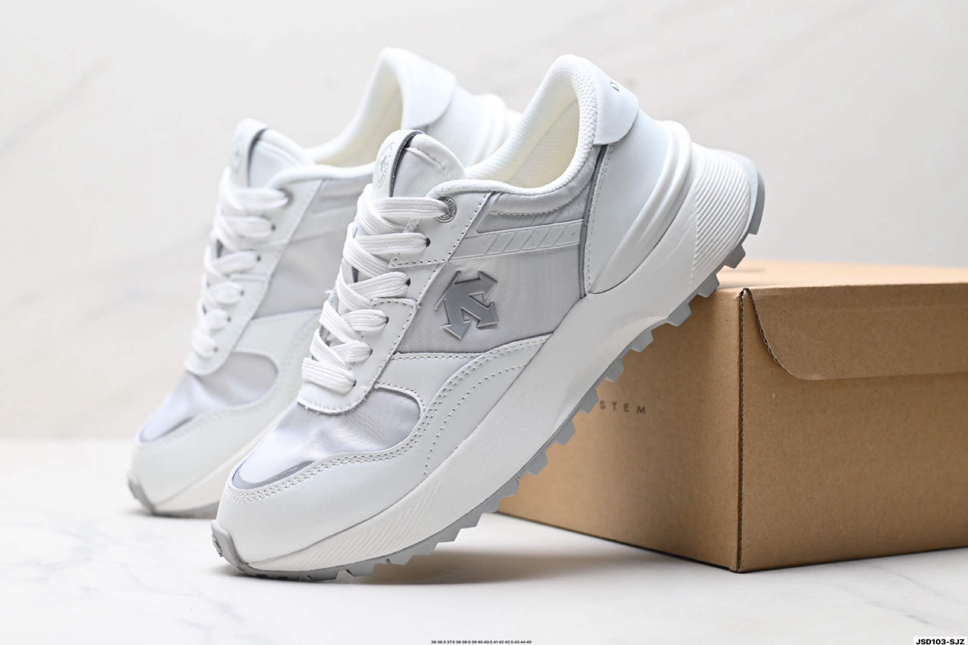 迪桑特DESCENTE DUALIS都市通勤 DSR 时尚防滑低帮 生活休闲鞋 D4431LSN21