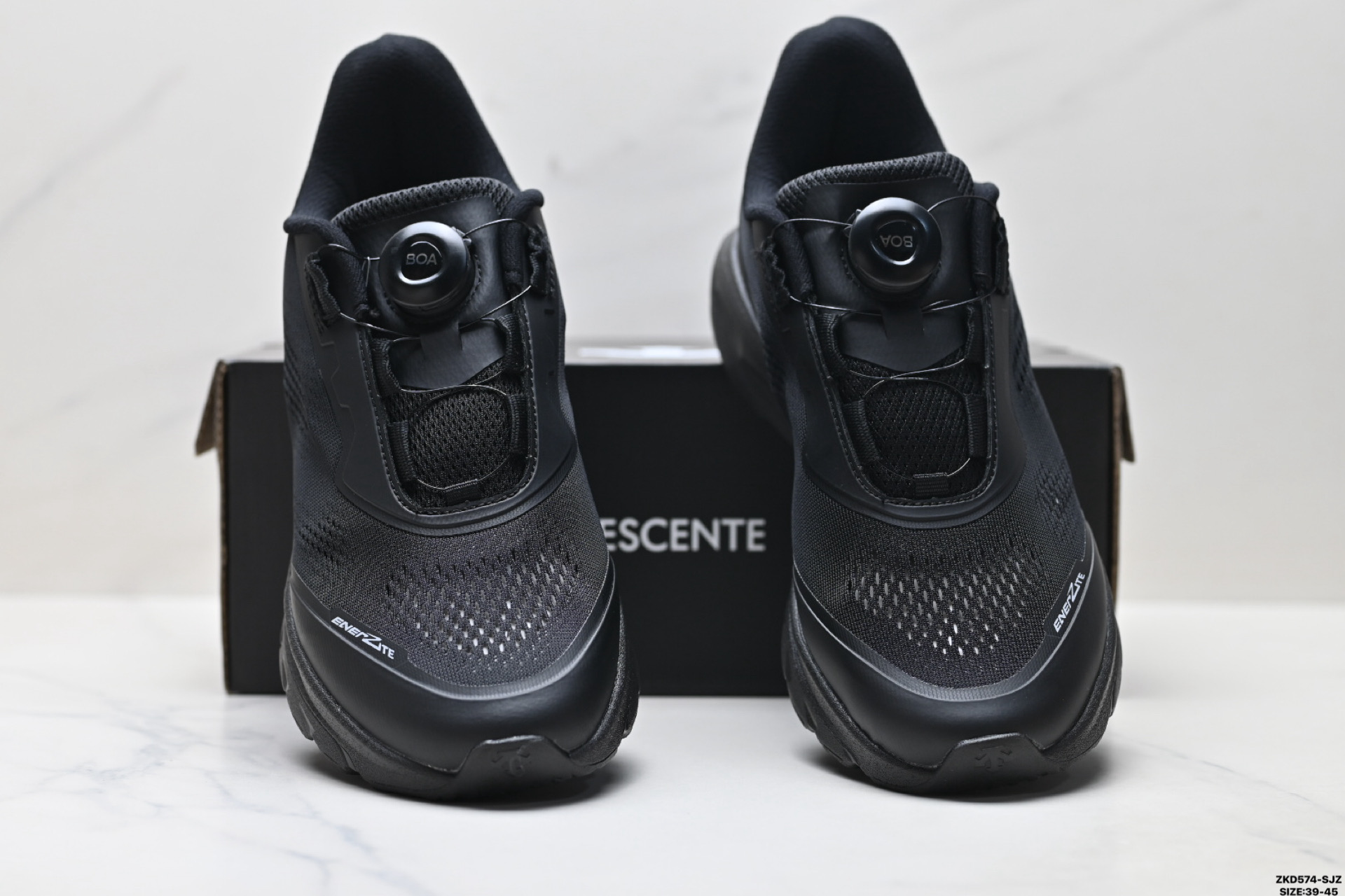 迪桑特DESCENTE EAST AIR WIRE 系列 耐磨防滑减震透气 低帮跑步鞋  D4231RRN22