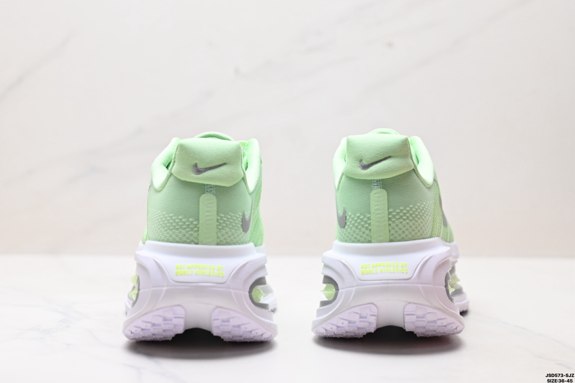 Nike VOMERO PREMIUM 耐克 舒适减震防滑 低帮跑步鞋 FN8453-023