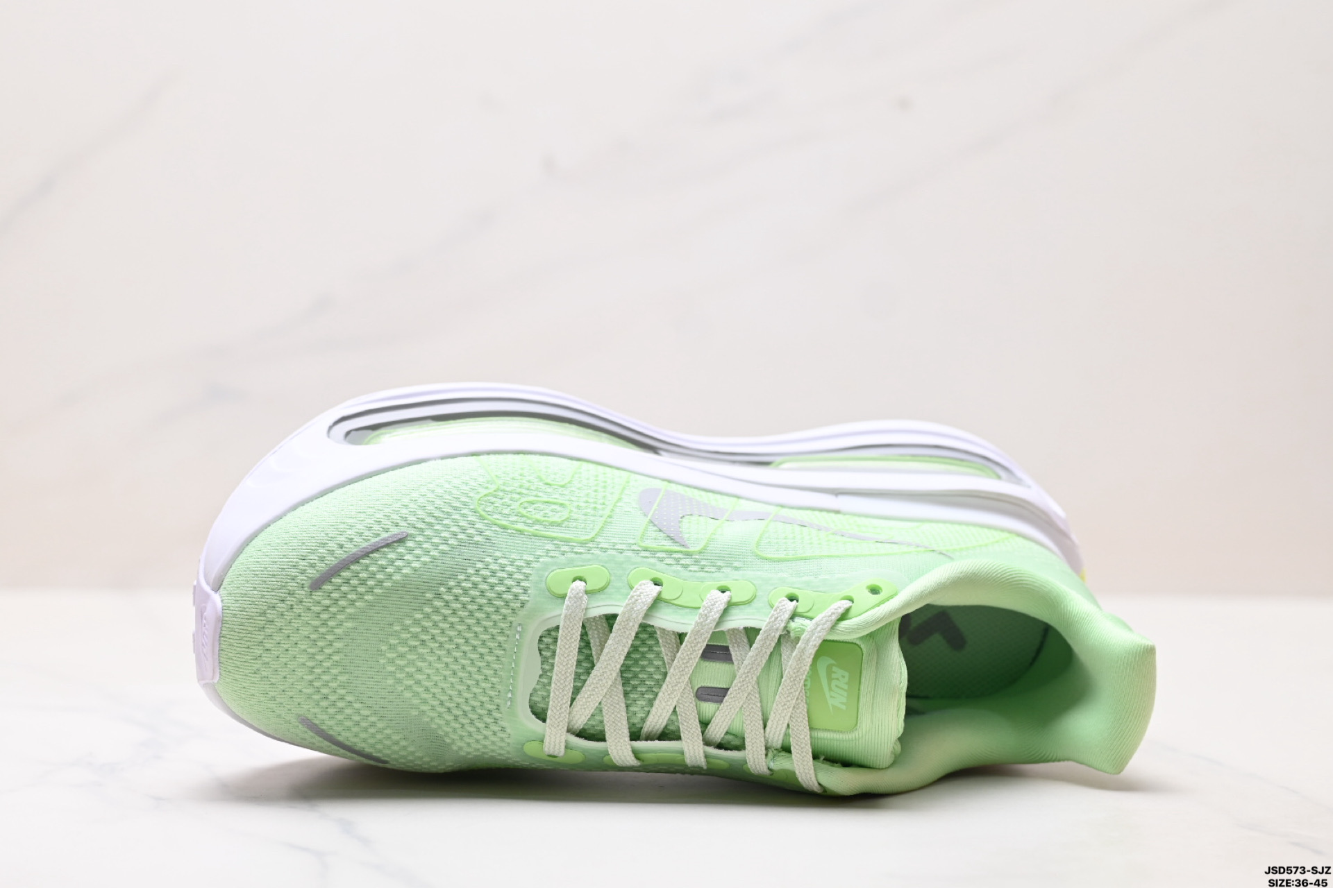 Nike VOMERO PREMIUM 耐克 舒适减震防滑 低帮跑步鞋 FN8453-023