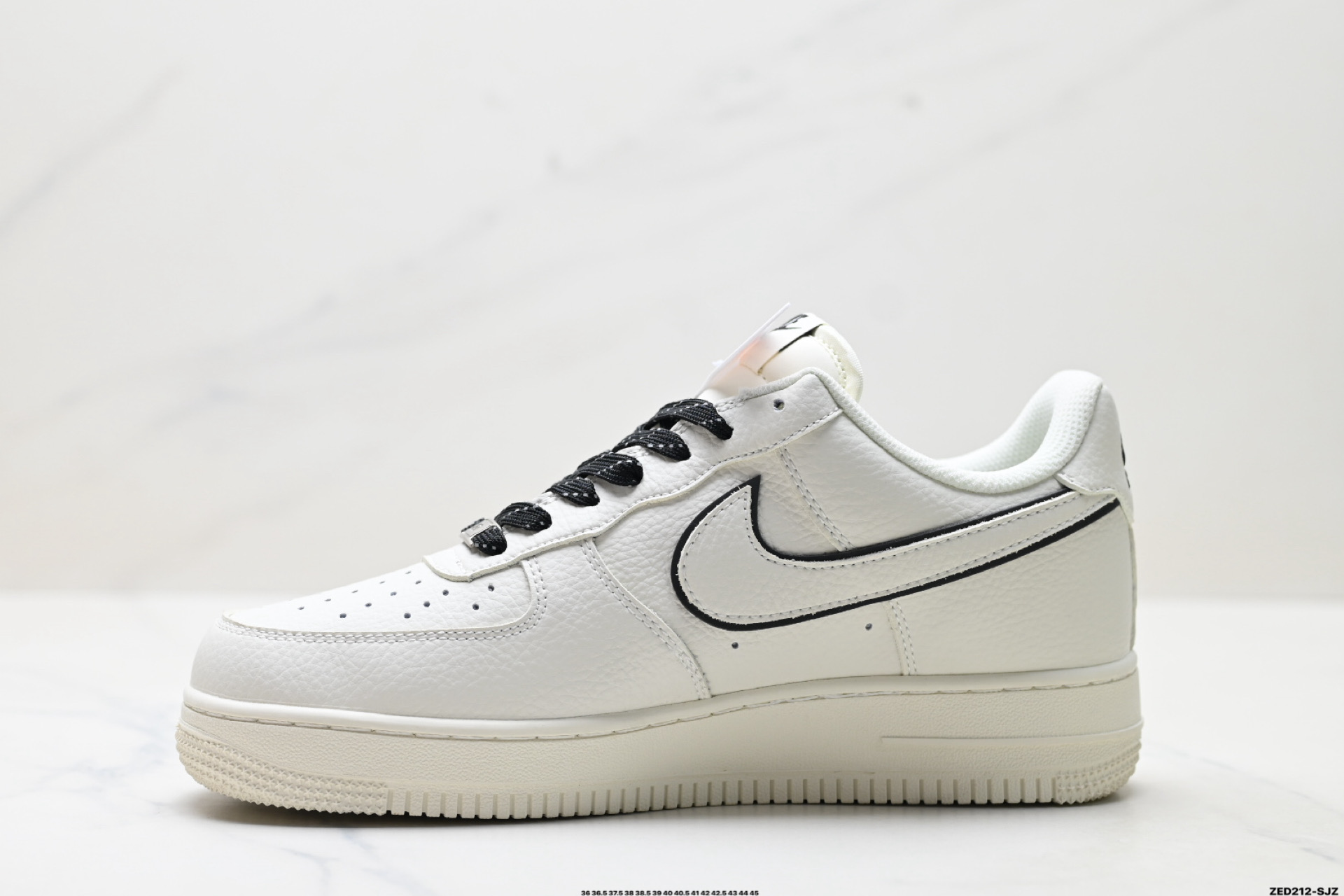 270 NIKE AIR FORCE 1‘07 CS5288-031