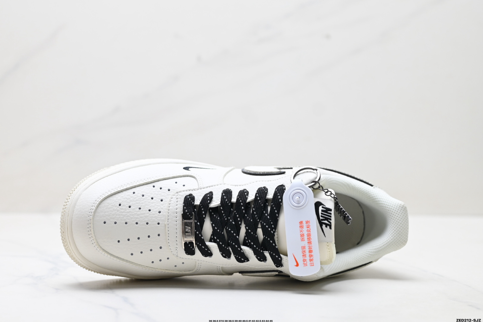 270 NIKE AIR FORCE 1‘07 CS5288-031