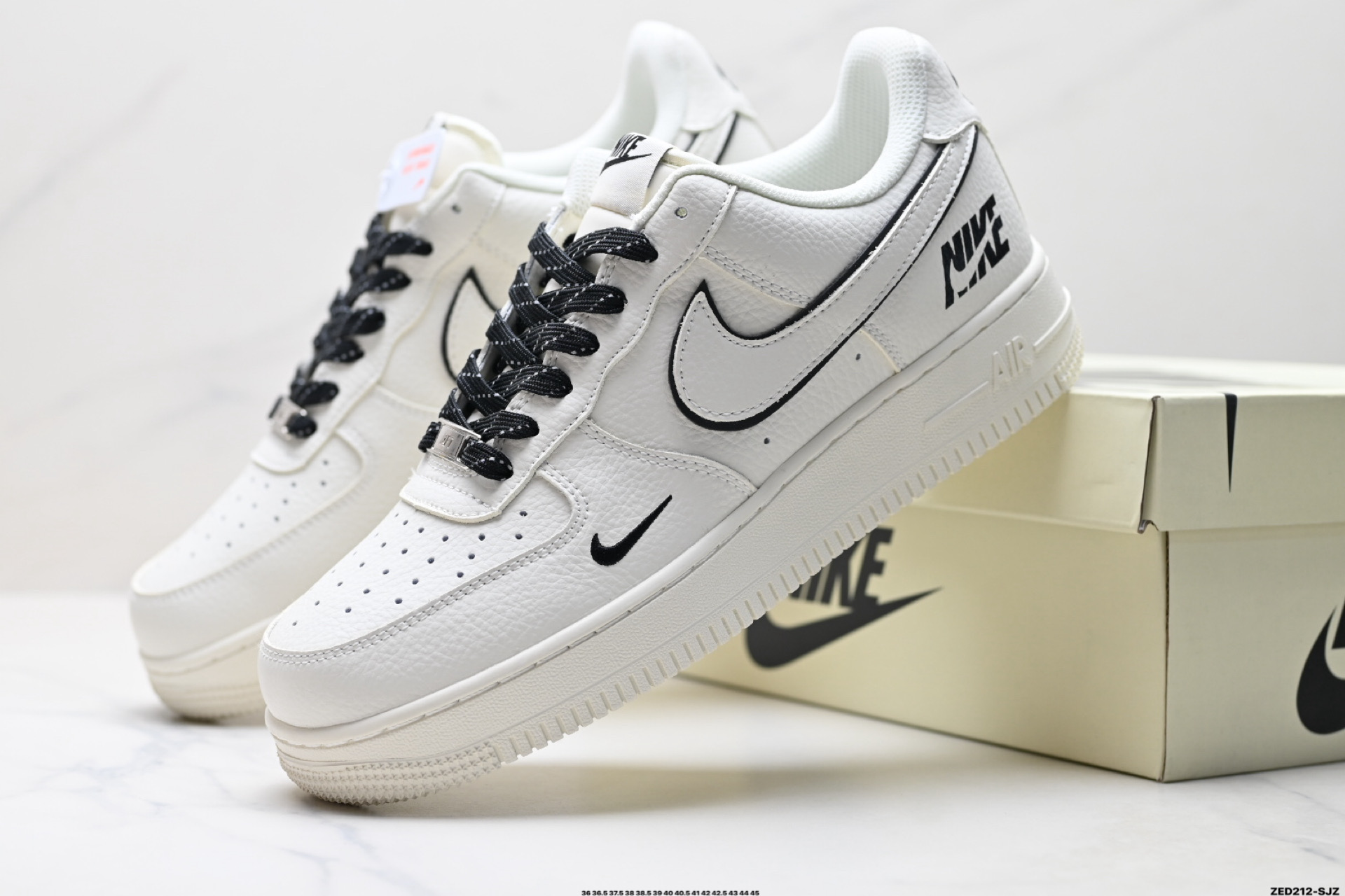 270 NIKE AIR FORCE 1‘07 CS5288-031