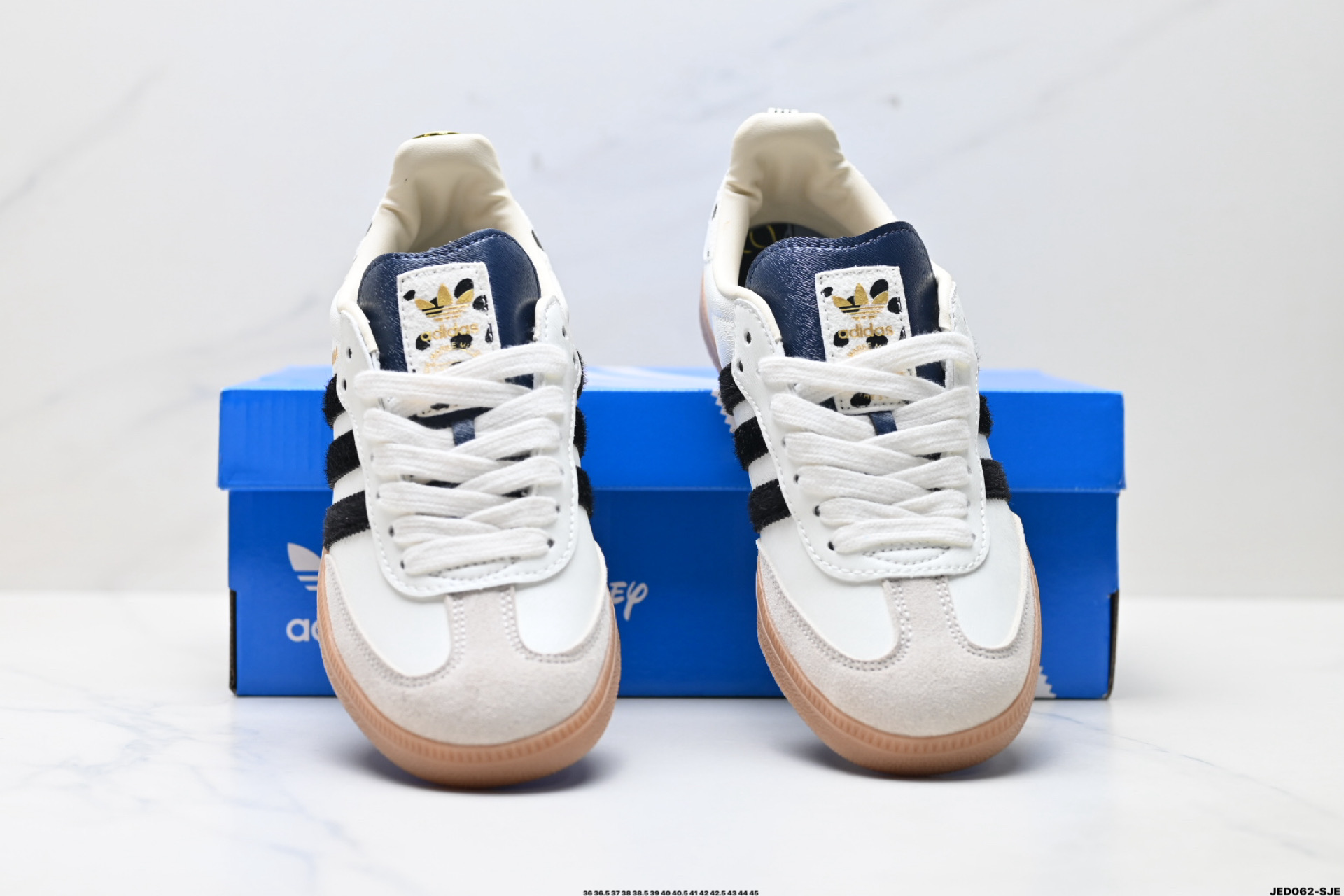 Adidas Originals Samba OG 桑巴舞系列 阿迪达斯 三叶草 绅士德训足球风百搭低帮休闲运动板鞋 KJ5990