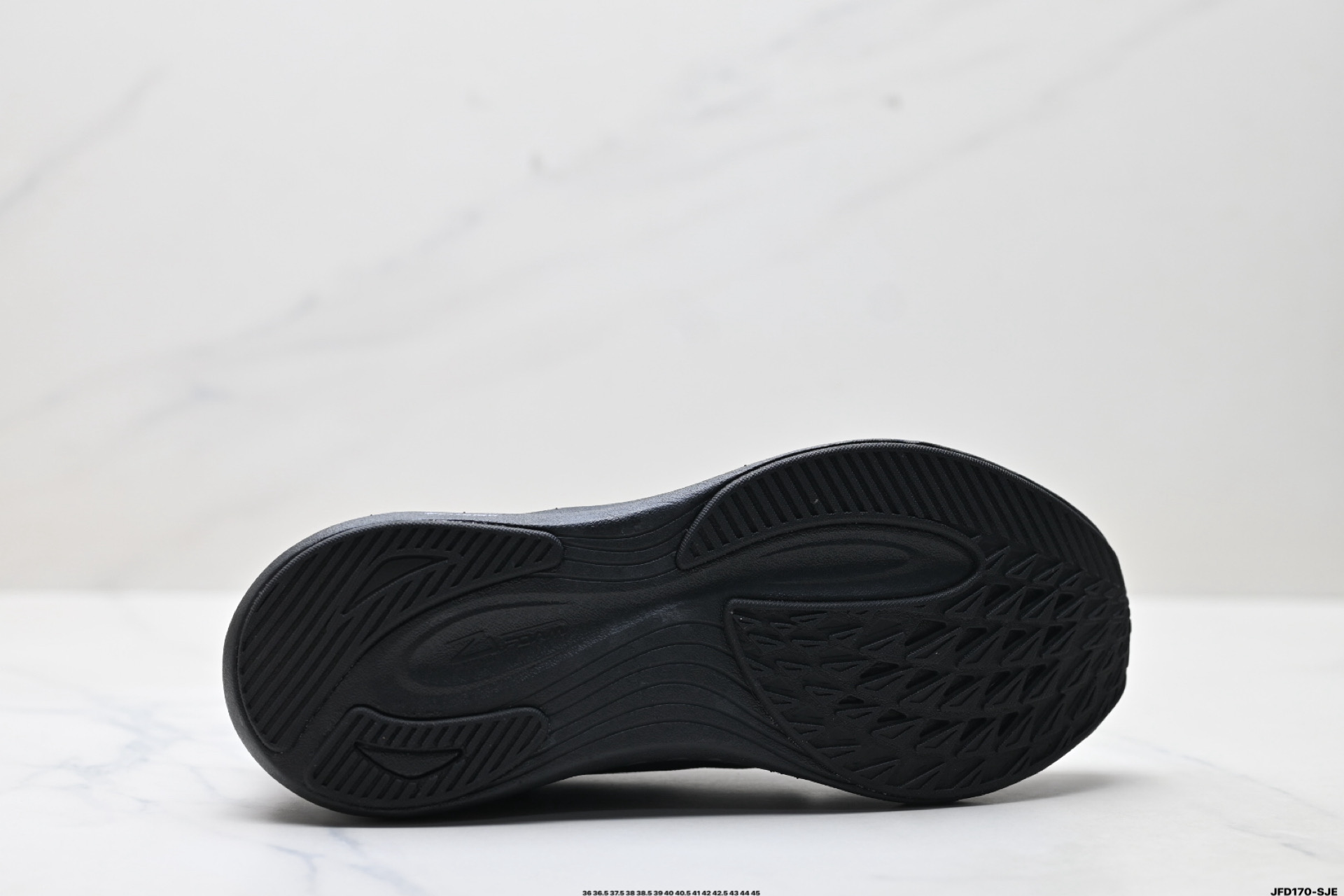 迪桑特DESCENTE RUN STEP 舒适百搭减震耐磨轻便 低帮 休闲训练长跑城市通勤跑步鞋 SQ113RRN14