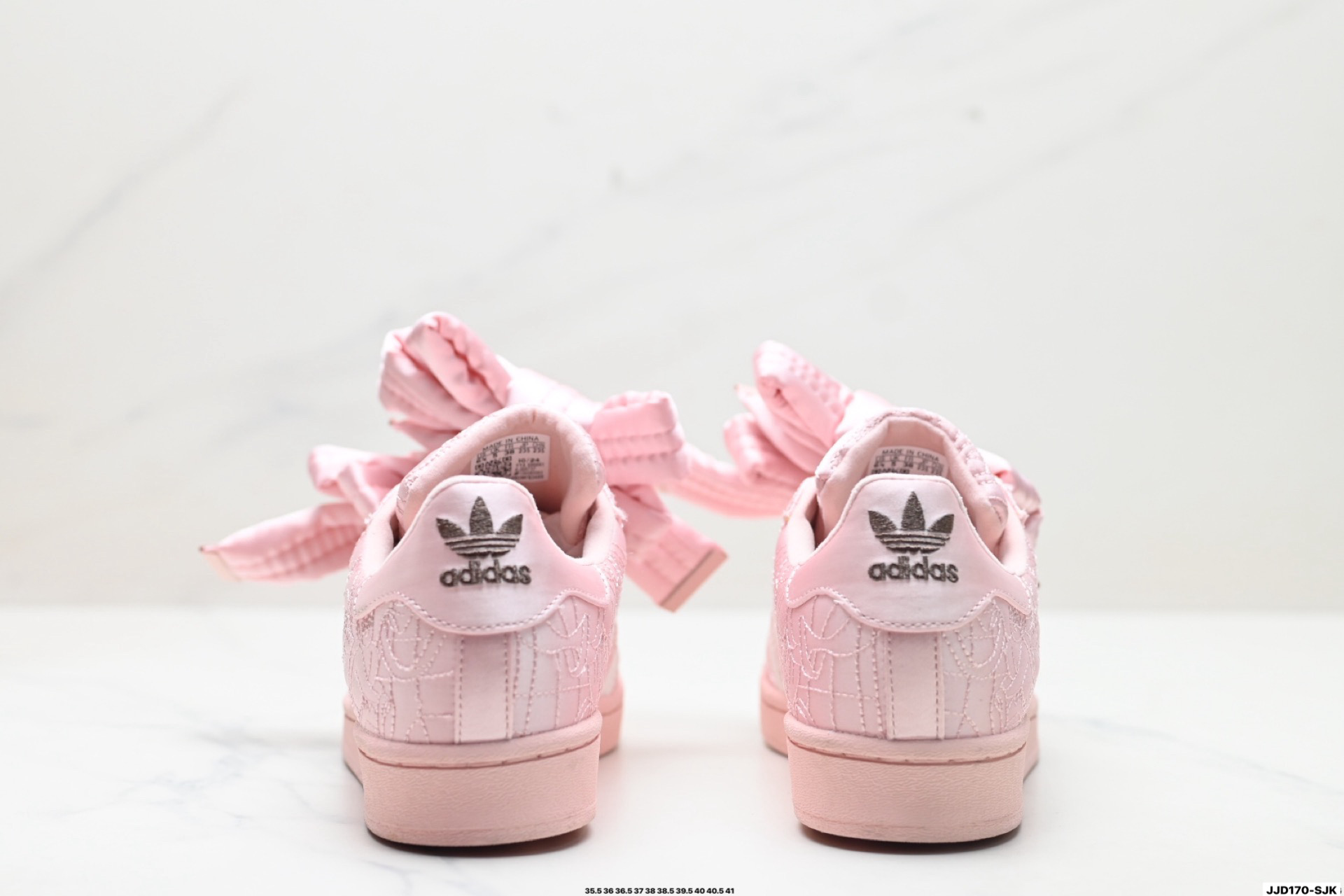 140 Caroline Hu x Adidas originals Superstar W 潮流 时尚 防滑减震 低帮 阿迪达斯板鞋 JR7978