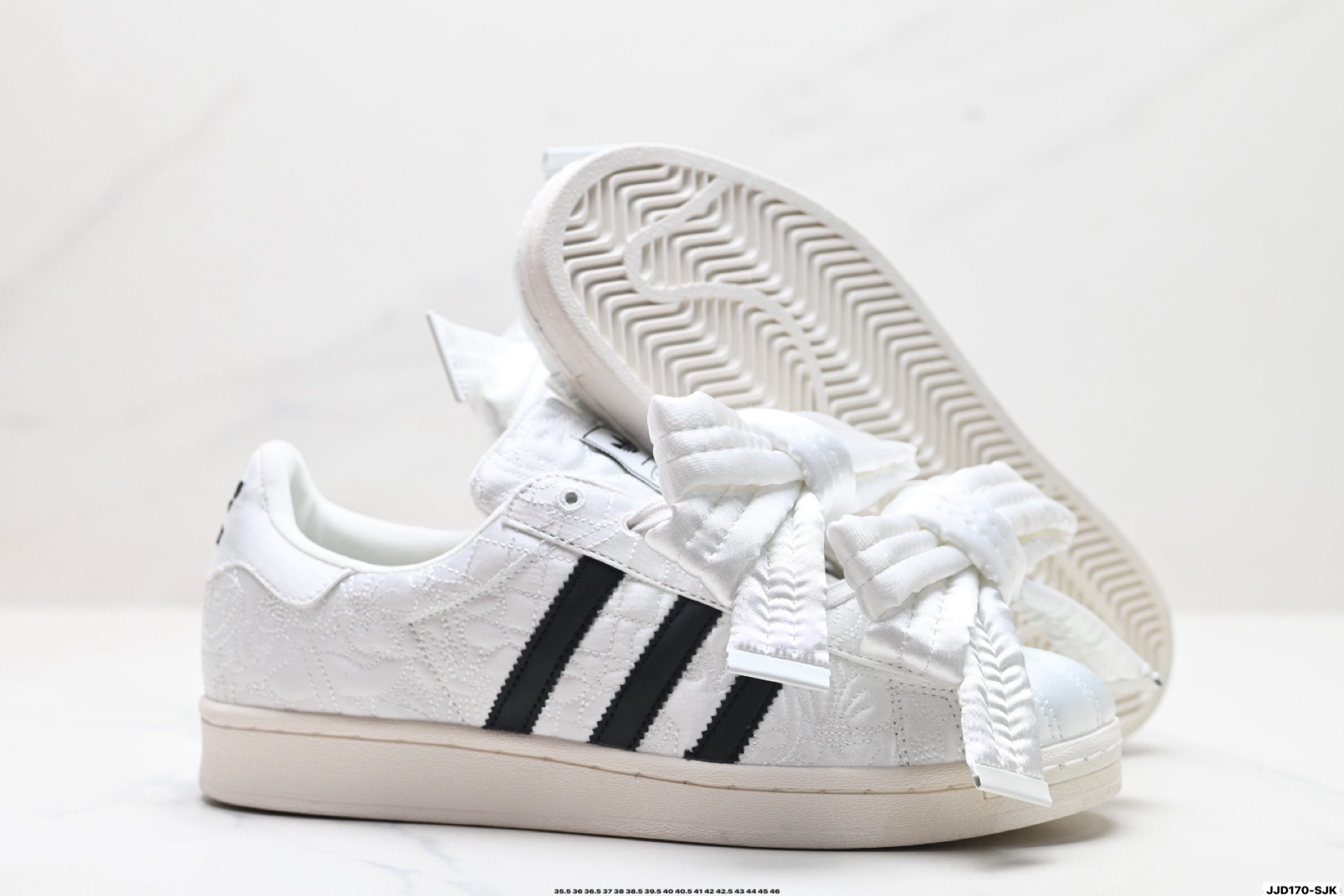 Caroline Hu x Adidas originals Superstar W 潮流 时尚 防滑减震 低帮 阿迪达斯板鞋 JR7978