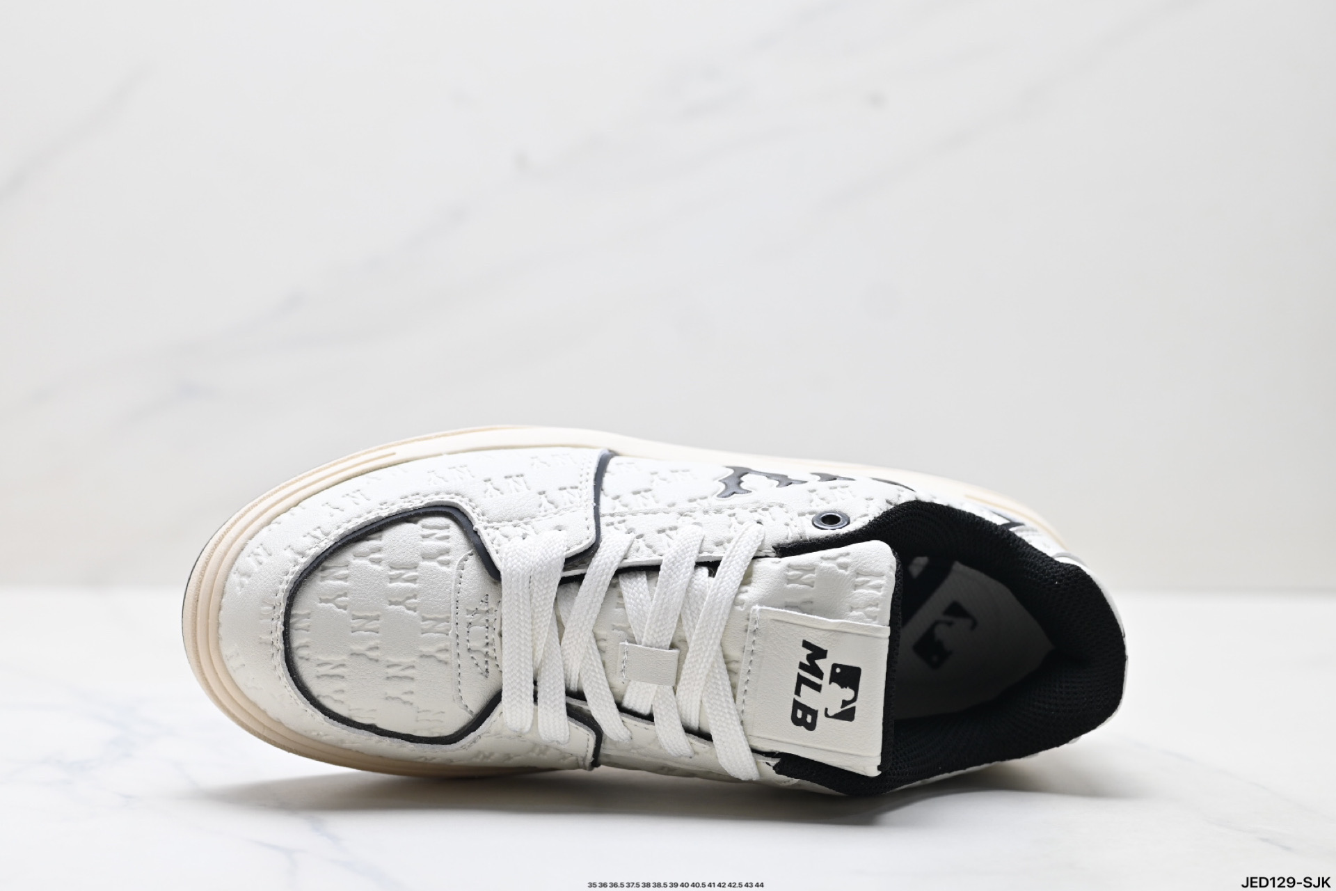 MLB Big Ball Chunky A Yankees: Comodidad y Estilo Retro para tus Pies 3 i1755102790070 6688 0 1