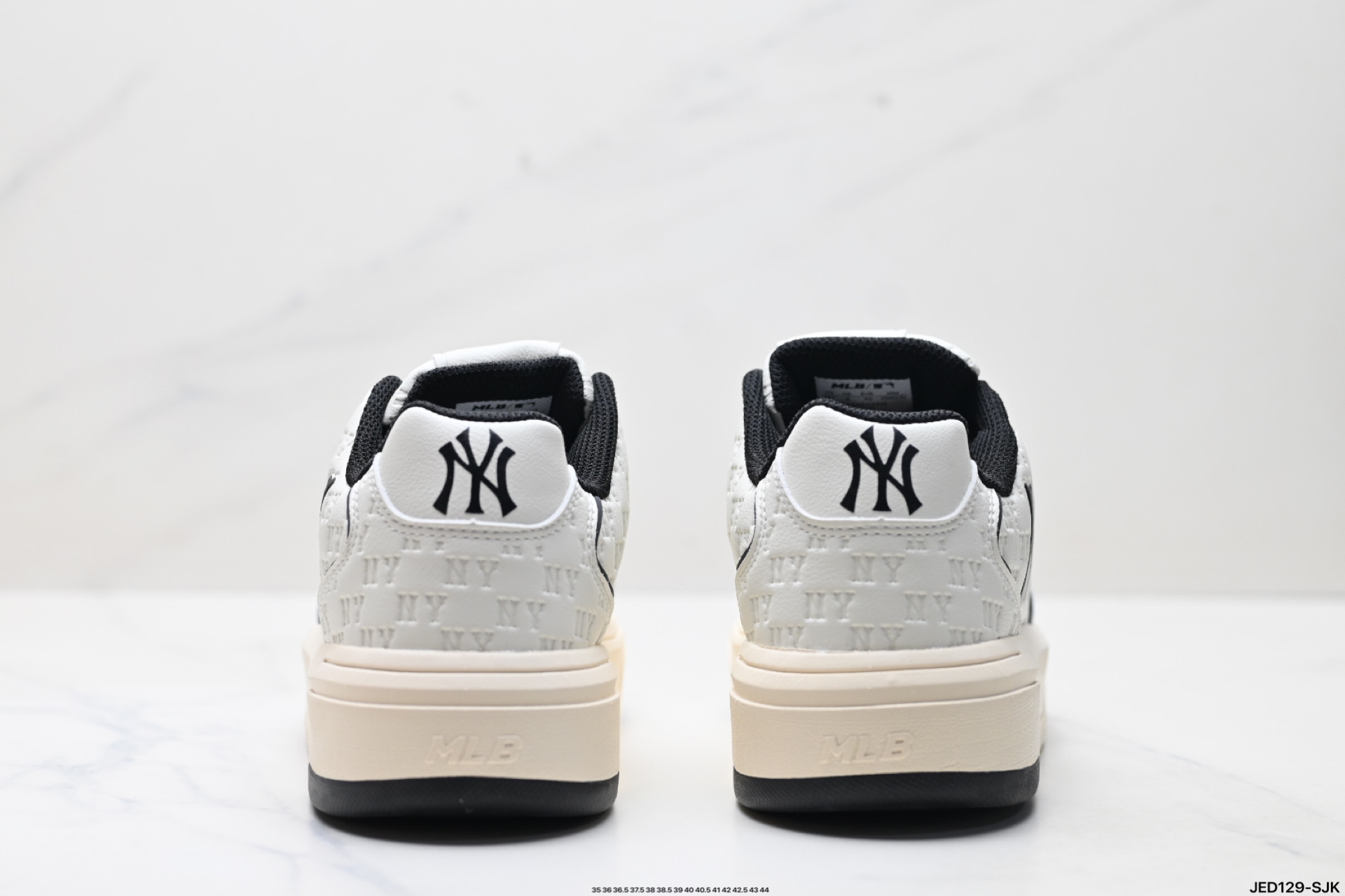 MLB Big Ball Chunky A Yankees: Comodidad y Estilo Retro para tus Pies 7 i1755102790072 6299 0 5