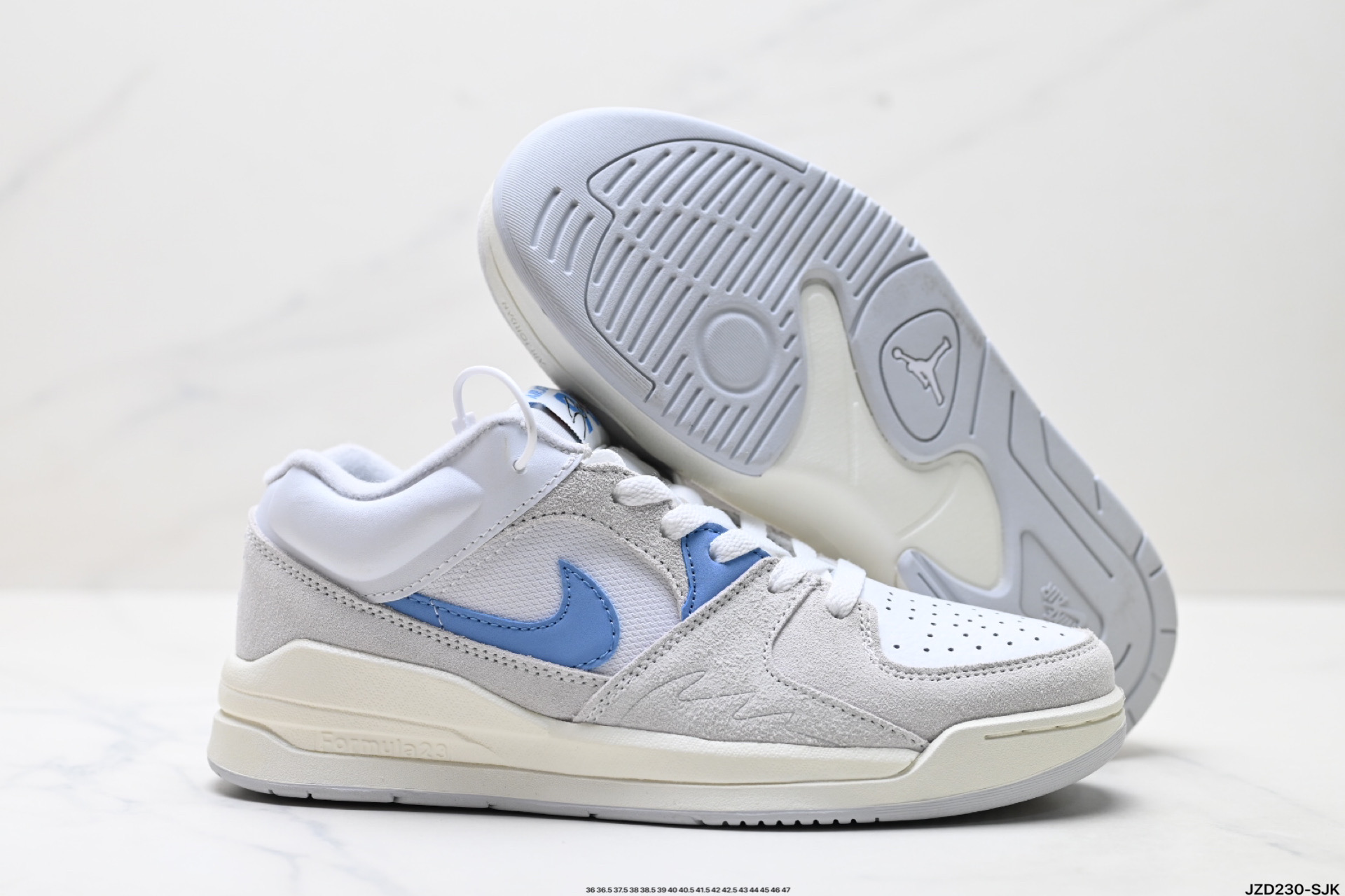 💰220Nike Air Joran Saiu 90 耐克 缓震防滑休闲运动板鞋 
充满了对inkerHahie 原创设计的致敬
包括中足网状面板 前足外侧的鲨鱼齿轮廓
加垫鞋领和 Nike Air 鞋跟品牌
鞋子本身采用网眼 皮革和绒面革材料混合制成
散发出现代美感 并配备了该品牌全新的 Forua 23 足底缓震技术 
AirJoran Saiu 90 鞋舌标签在鞋舌内侧印有“Figh”字样 完善了设计
货号:HF5756-151
尺码:36 36.5 37.5 38 38.5 39 40 40.5 41 42 42.5 43 44 45 46 47