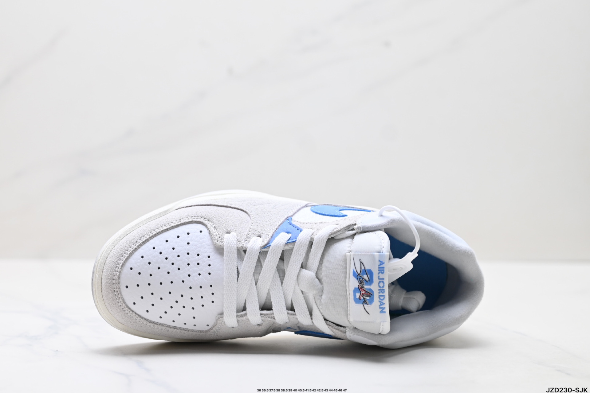 💰220Nike Air Joran Saiu 90 耐克 缓震防滑休闲运动板鞋 
充满了对inkerHahie 原创设计的致敬
包括中足网状面板 前足外侧的鲨鱼齿轮廓
加垫鞋领和 Nike Air 鞋跟品牌
鞋子本身采用网眼 皮革和绒面革材料混合制成
散发出现代美感 并配备了该品牌全新的 Forua 23 足底缓震技术 
AirJoran Saiu 90 鞋舌标签在鞋舌内侧印有“Figh”字样 完善了设计
货号:HF5756-151
尺码:36 36.5 37.5 38 38.5 39 40 40.5 41 42 42.5 43 44 45 46 47