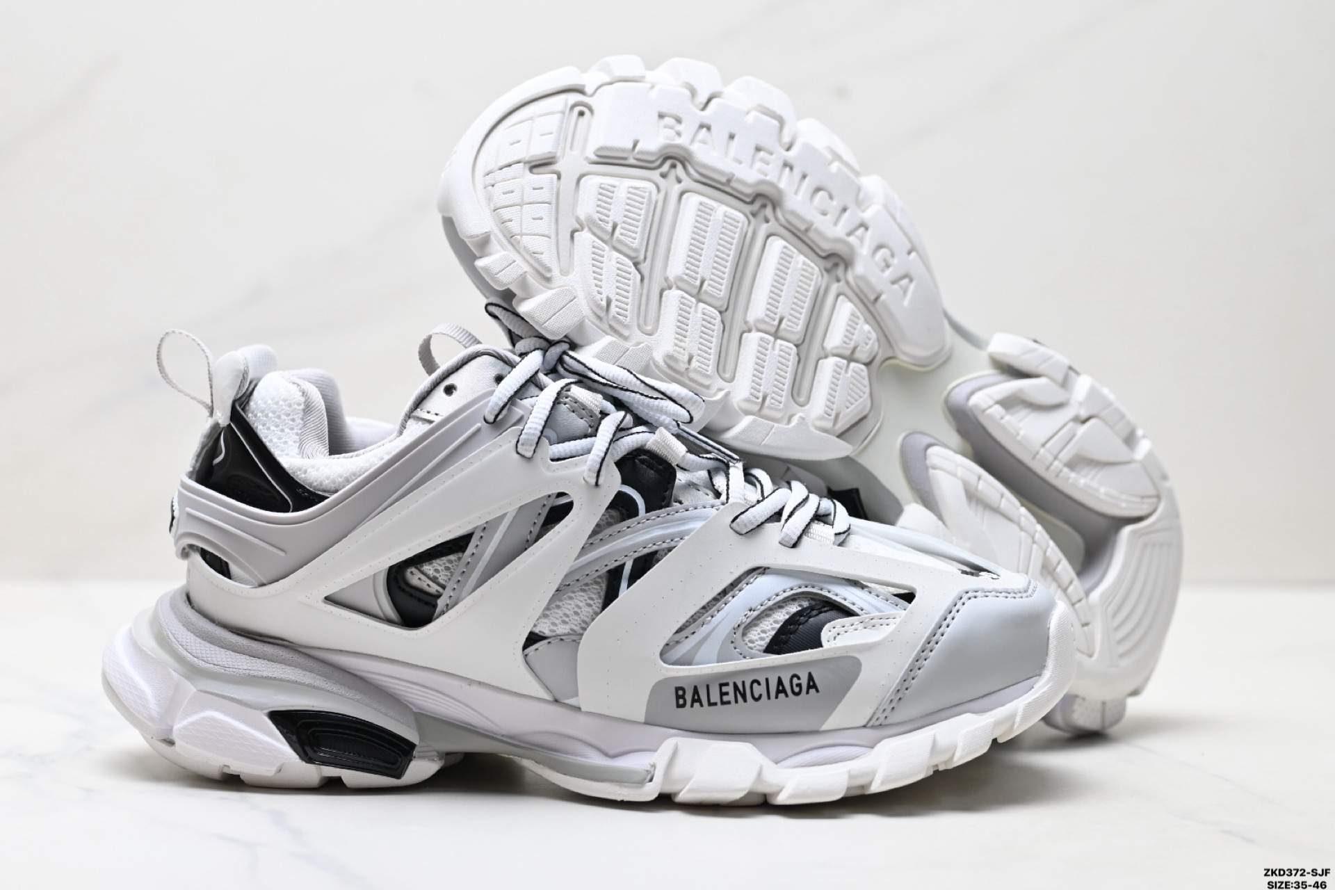 Balenciaga巴黎世家 Track Trail 圆头系带 低帮复古老爹鞋 户外概念复古老爹鞋 542436 W3AD3 9812