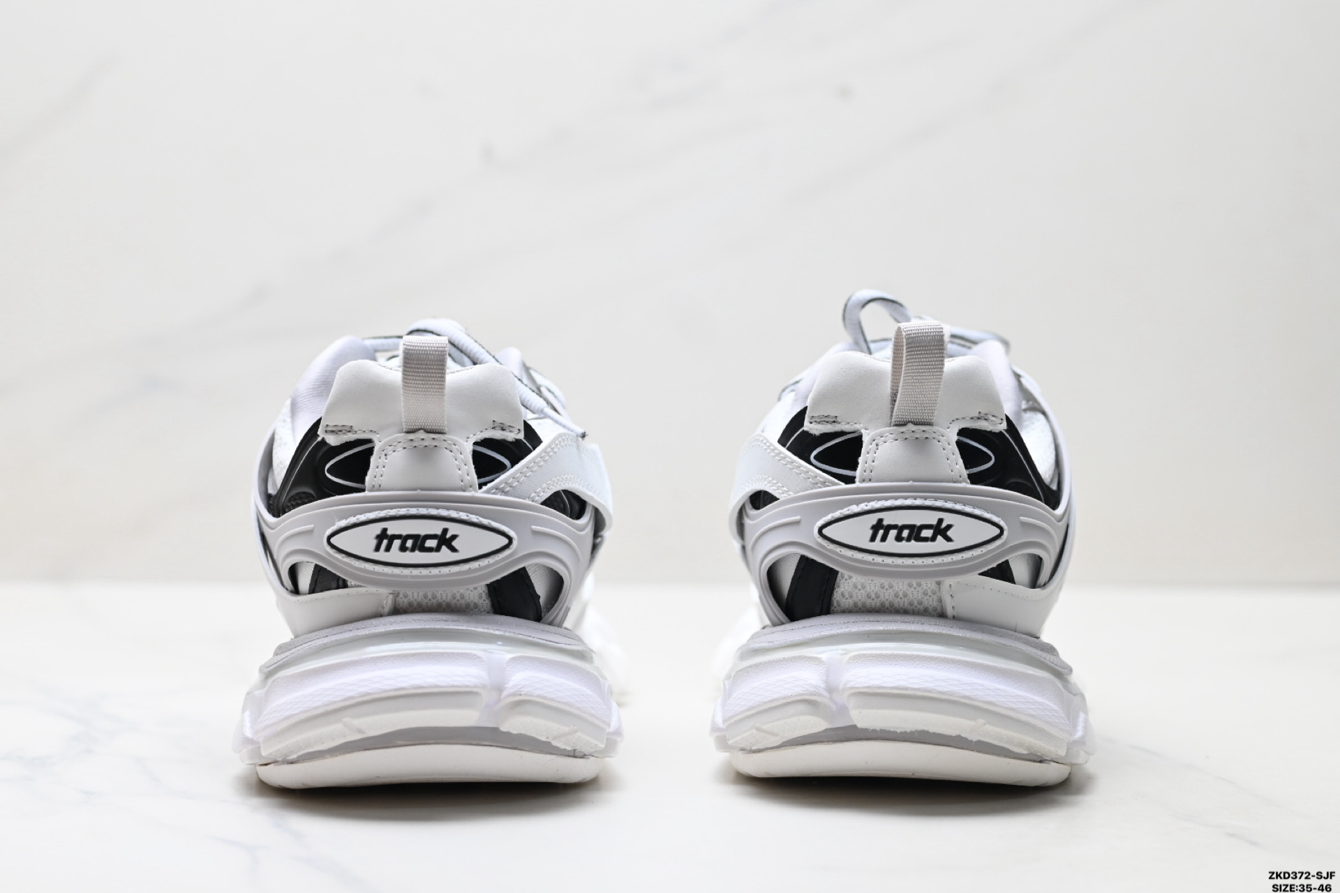 Balenciaga巴黎世家 Track Trail 圆头系带 低帮复古老爹鞋 户外概念复古老爹鞋 542436 W3AD3 9812