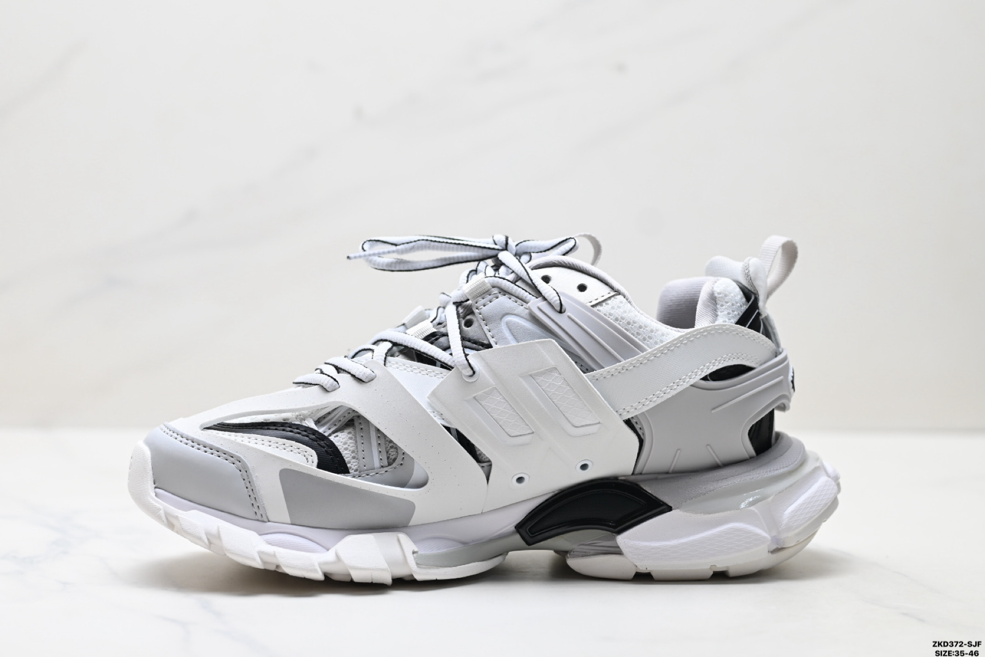 Balenciaga巴黎世家 Track Trail 圆头系带 低帮复古老爹鞋 户外概念复古老爹鞋 542436 W3AD3 9812