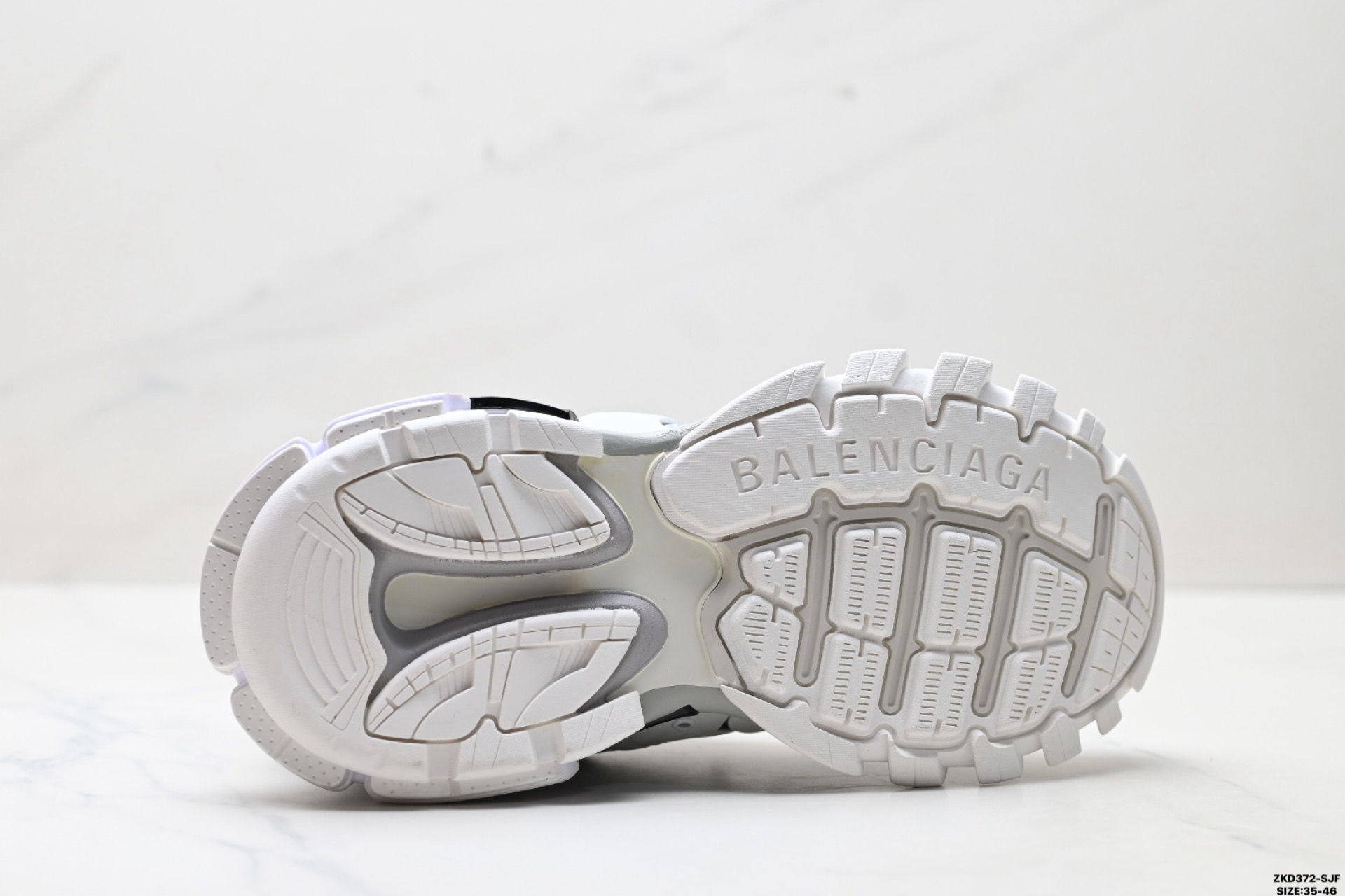 Balenciaga巴黎世家 Track Trail 圆头系带 低帮复古老爹鞋 户外概念复古老爹鞋 542436 W3AD3 9812