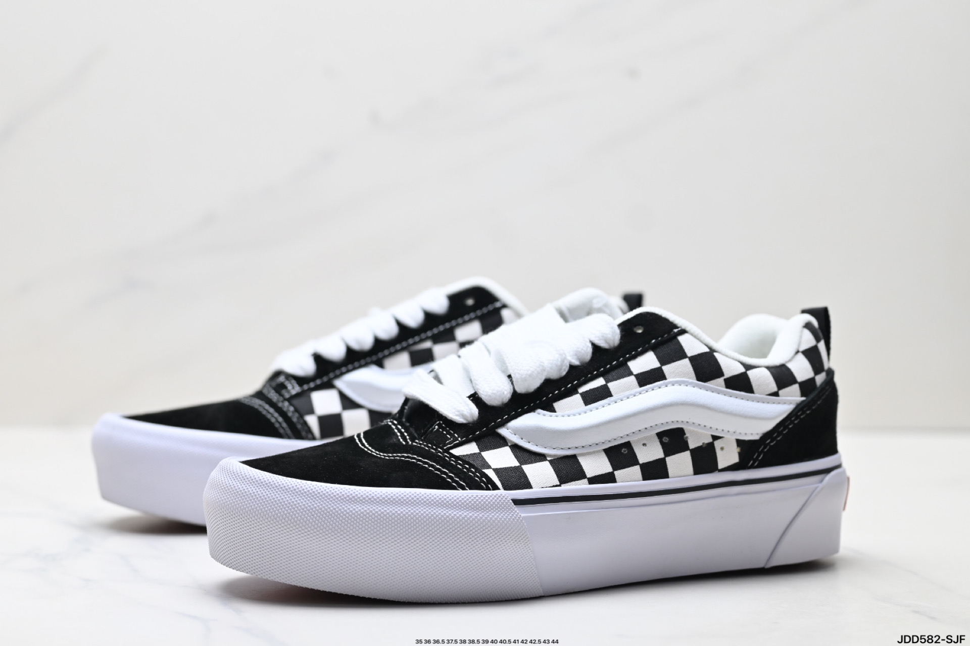 范斯Vans Knu-Skool 棋盘格 翻毛皮 耐磨 低帮 板鞋
