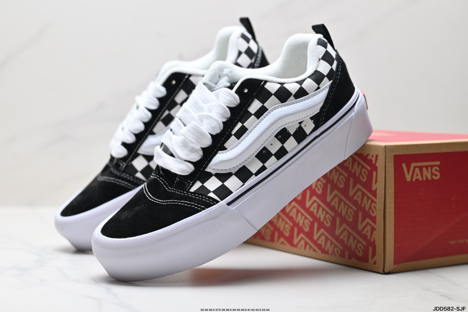 范斯Vans Knu-Skool 棋盘格 翻毛皮 耐磨 低帮 板鞋