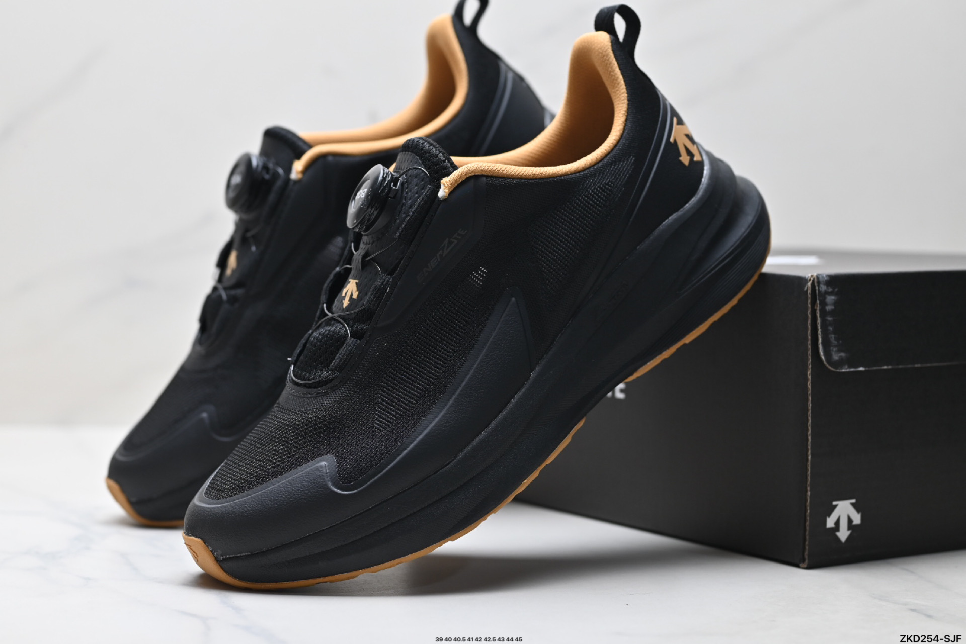 迪桑特DESCENTE LAVITATE WIRE 3.0 舒适百搭防滑耐磨 低帮 休闲跑步鞋 D5231RRN08