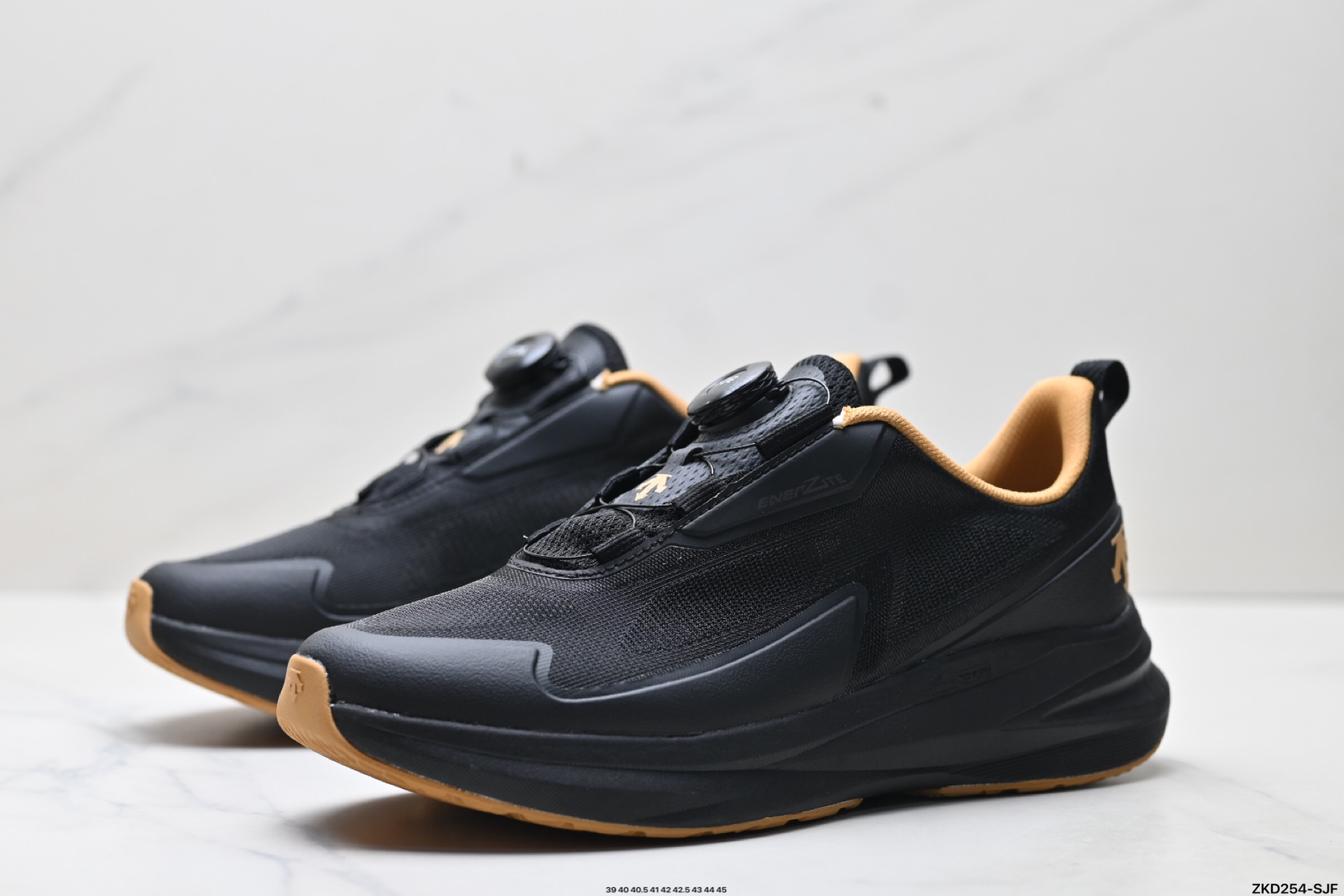 迪桑特DESCENTE LAVITATE WIRE 3.0 舒适百搭防滑耐磨 低帮 休闲跑步鞋 D5231RRN08