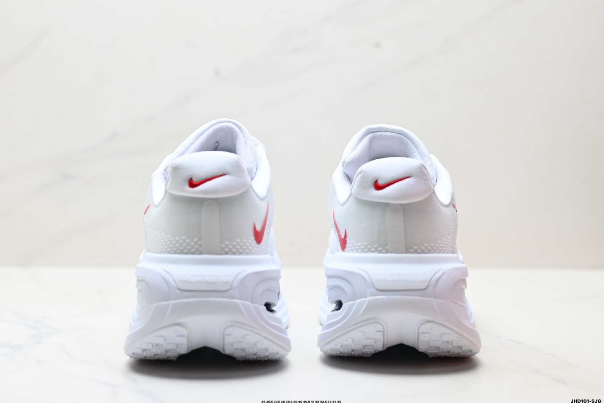 Nike VOMERO PREMIUM 耐克 舒适减震防滑 低帮跑步鞋 全掌ReactX泡绵中底 HQ2050-718