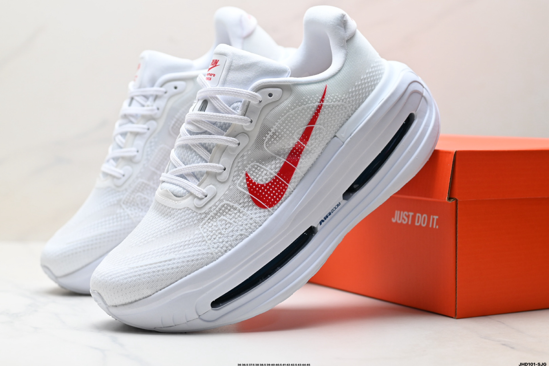 Nike VOMERO PREMIUM 耐克 舒适减震防滑 低帮跑步鞋 全掌ReactX泡绵中底 HQ2050-718