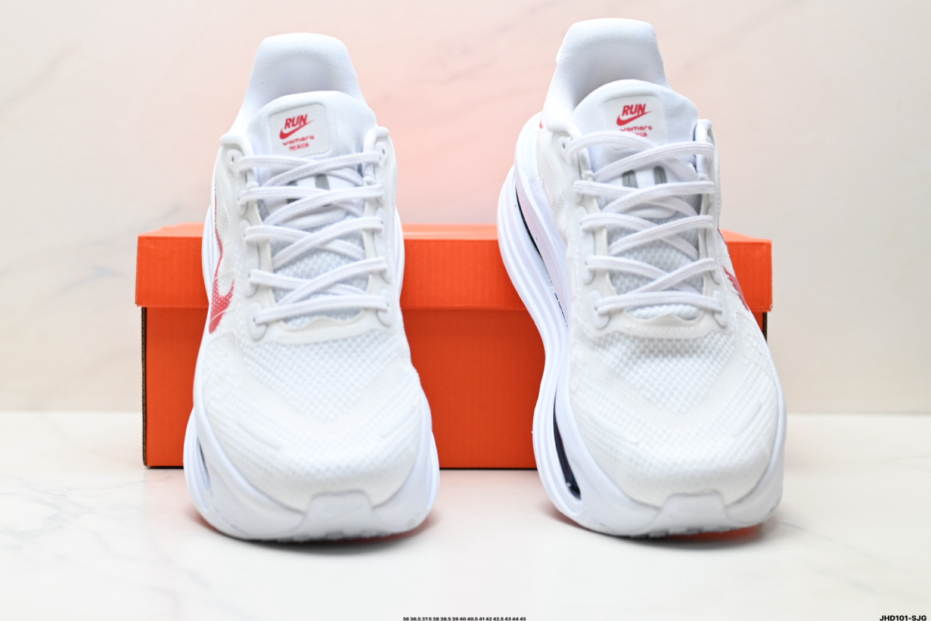 Nike VOMERO PREMIUM 耐克 舒适减震防滑 低帮跑步鞋 全掌ReactX泡绵中底 HQ2050-718