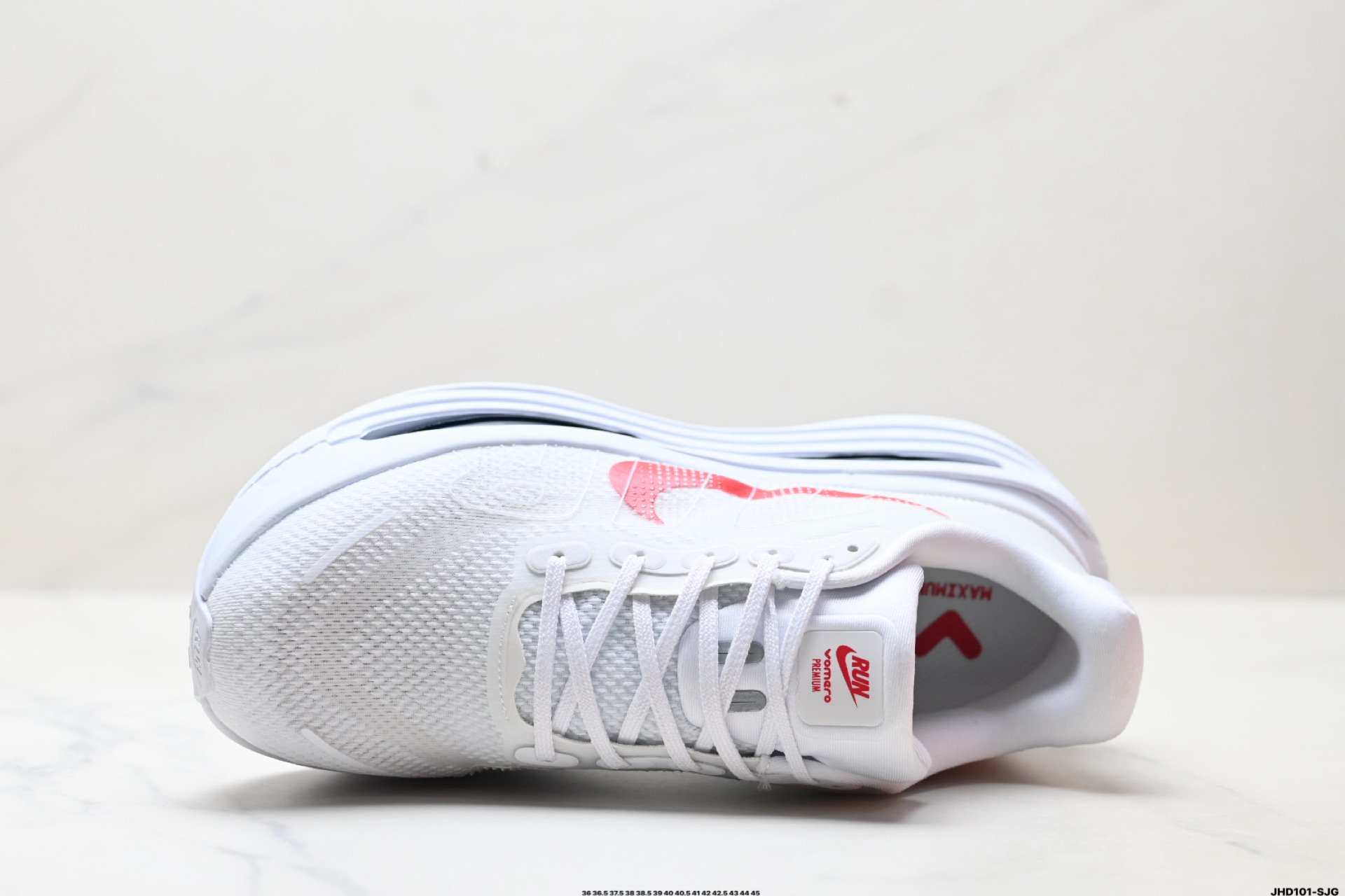Nike VOMERO PREMIUM 耐克 舒适减震防滑 低帮跑步鞋 全掌ReactX泡绵中底 HQ2050-718