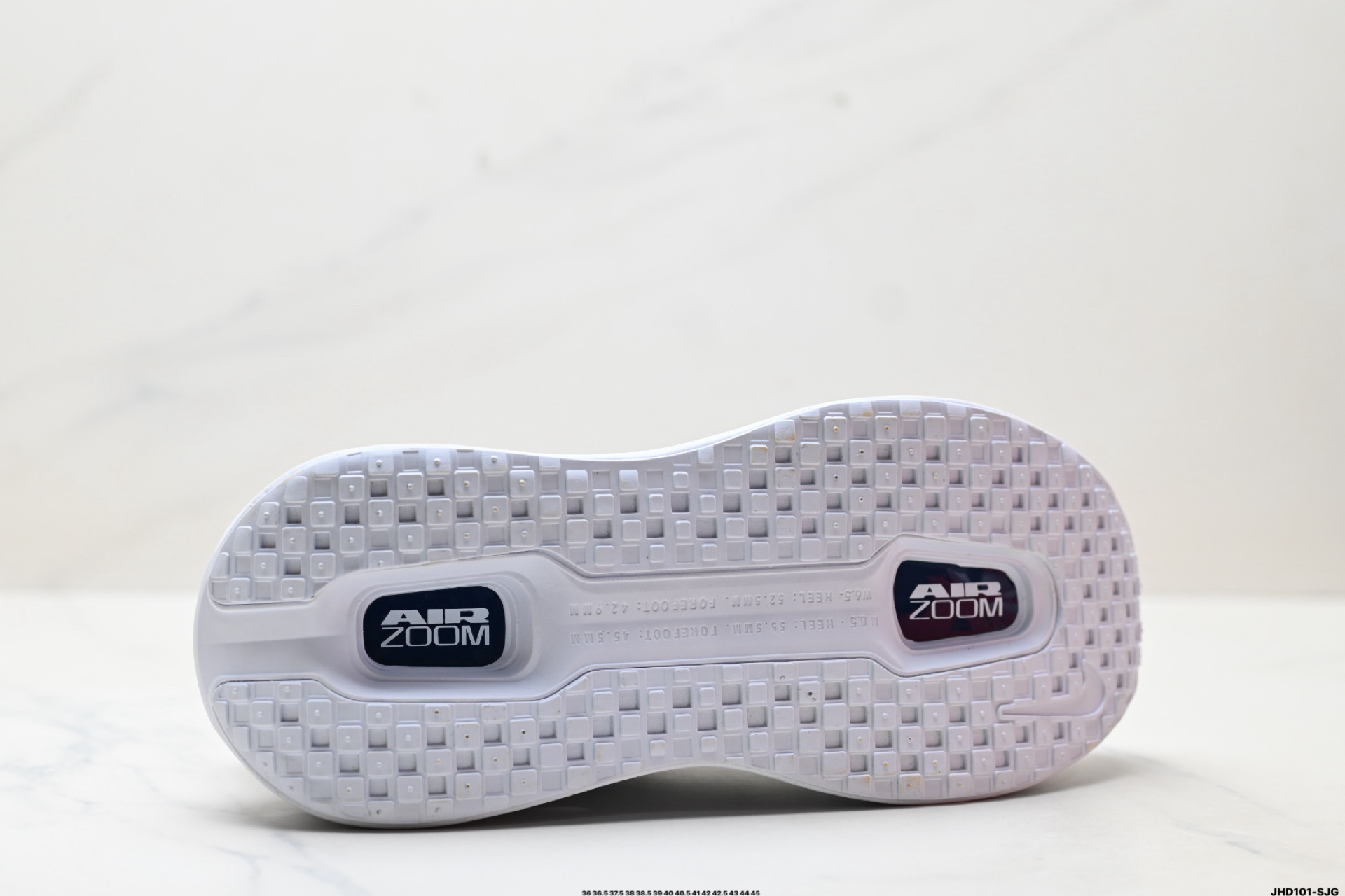 Nike VOMERO PREMIUM 耐克 舒适减震防滑 低帮跑步鞋 全掌ReactX泡绵中底 HQ2050-718