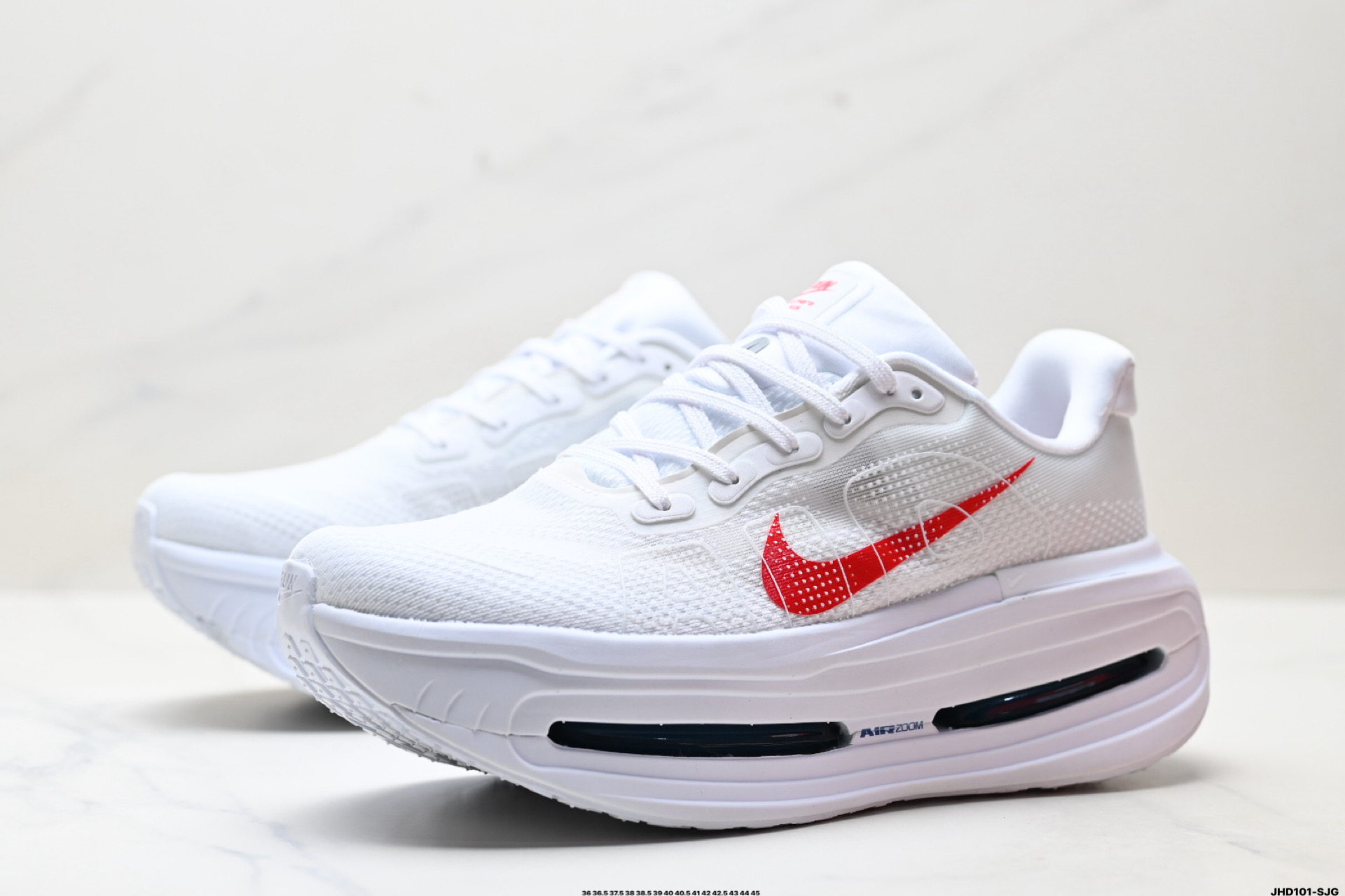 Nike VOMERO PREMIUM 耐克 舒适减震防滑 低帮跑步鞋 全掌ReactX泡绵中底 HQ2050-718