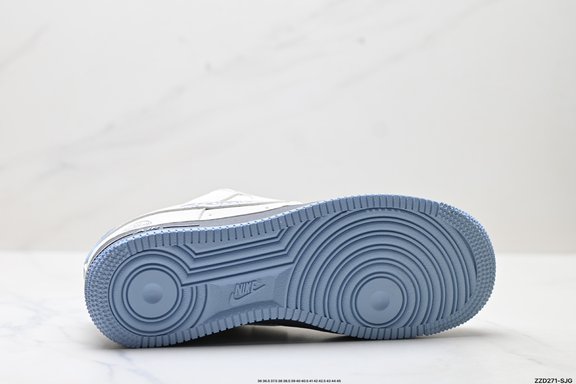 NIKE AIR FORCE 1‘07 LV8 QW5606-267