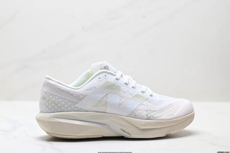 New Balance FuelCell: נעלי ריצה קלות משקל, נוחות ועמידות לאימונים ולתחרויות 1 New Balance FuelCell: נעלי ריצה קלות משקל, נוחות ועמידות לאימונים ולתחרויות