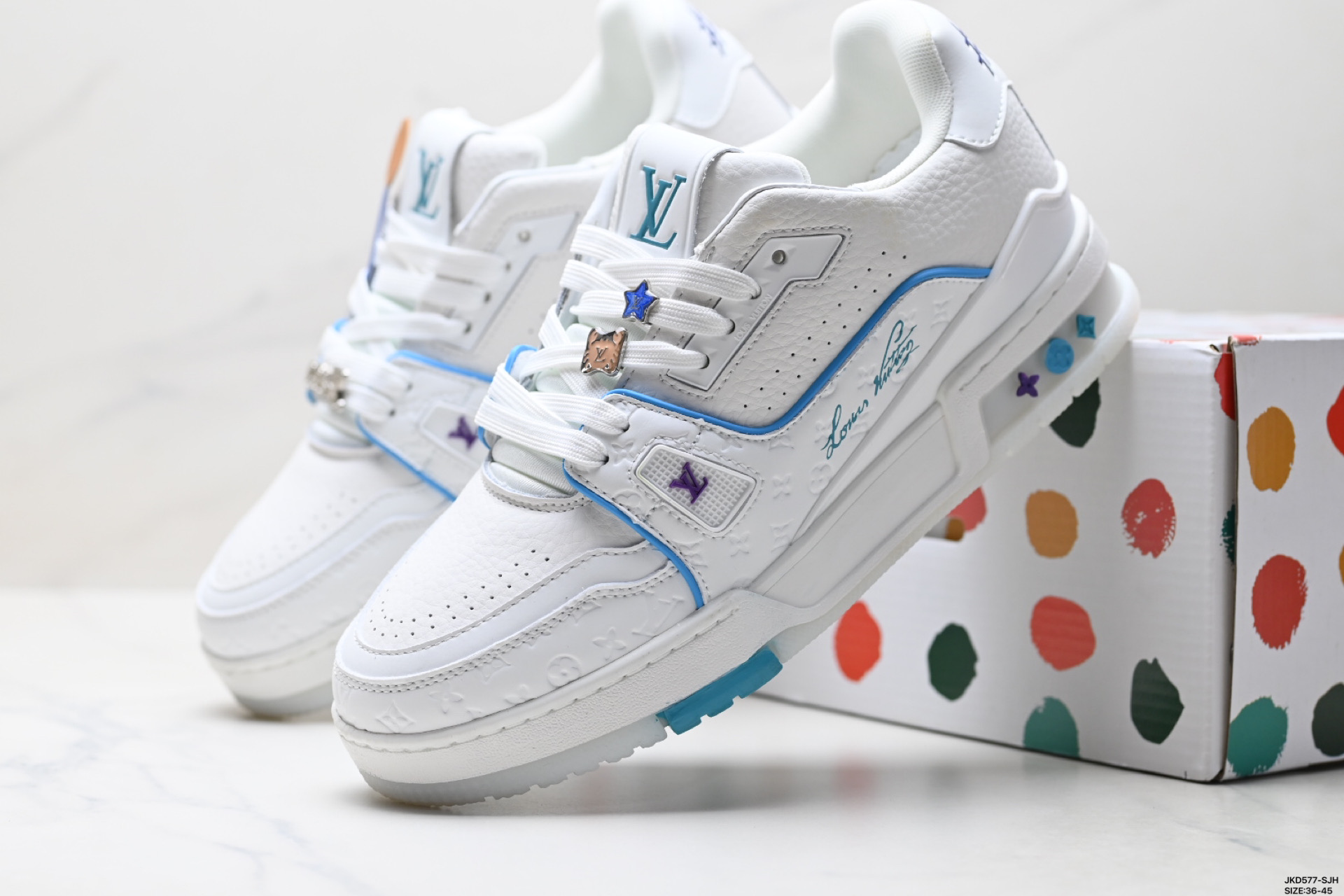 Louis Vuitton Trainer Sneaker: Lujo y Comodidad en Cada Paso 9 i1755359930655 3469 0 7