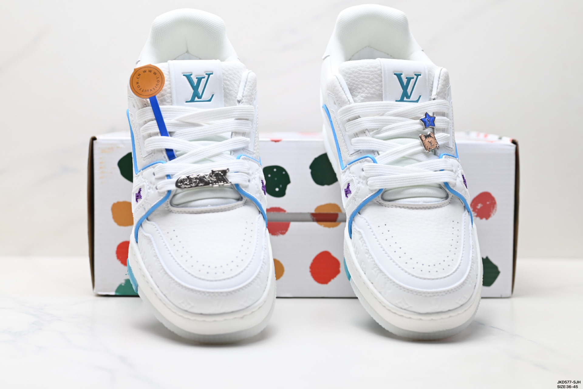 Louis Vuitton Trainer Sneaker: Lujo y Comodidad en Cada Paso 8 i1755359930656 1724 0 6