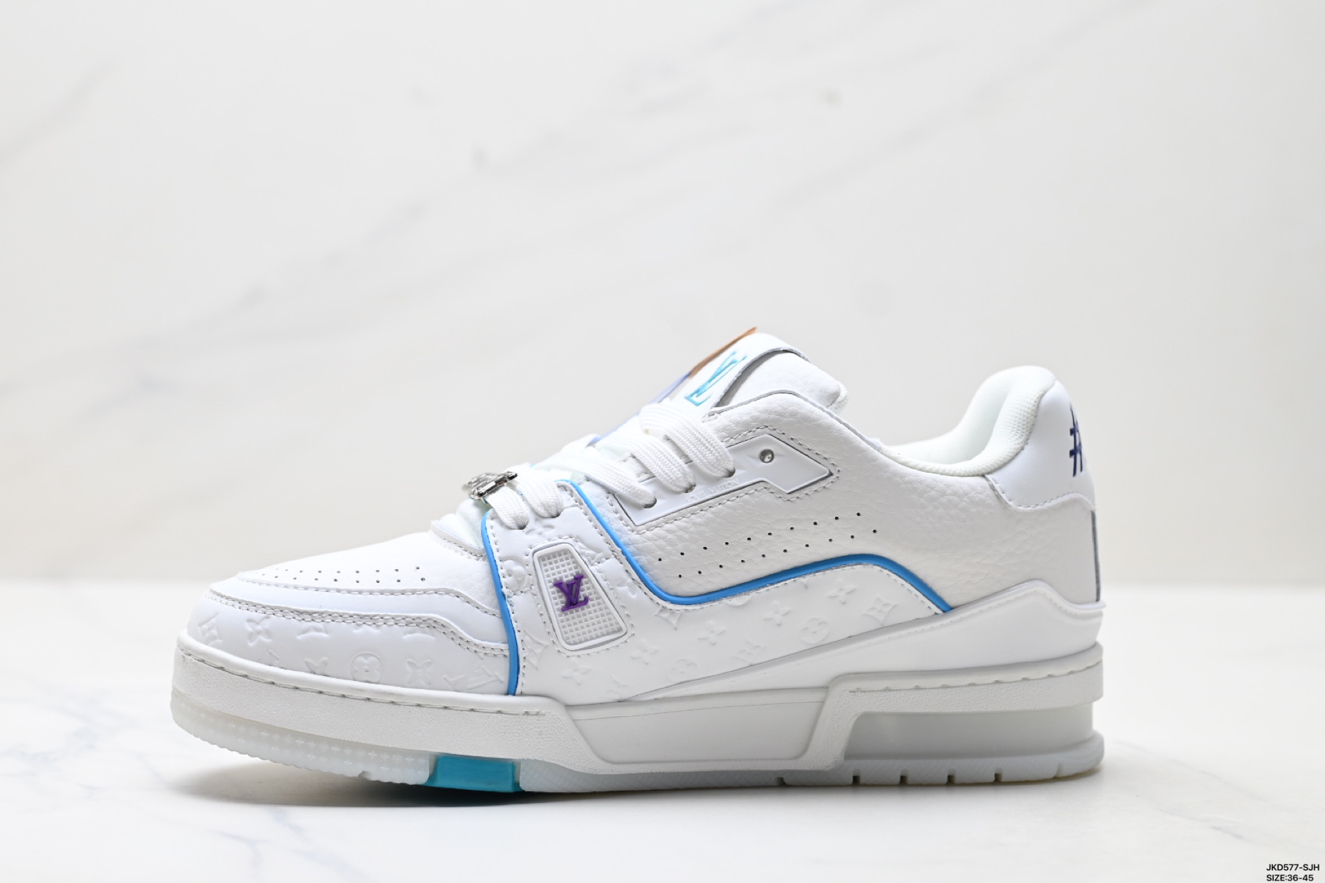 Louis Vuitton Trainer Sneaker: Lujo y Comodidad en Cada Paso 4 i1755359930656 7508 0 2